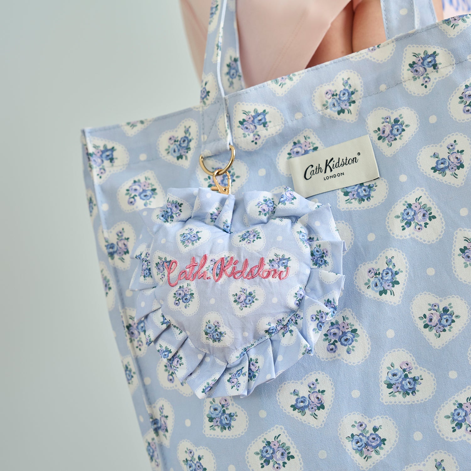 スクエアトートバッグ+ハートフリルポーチチャーム