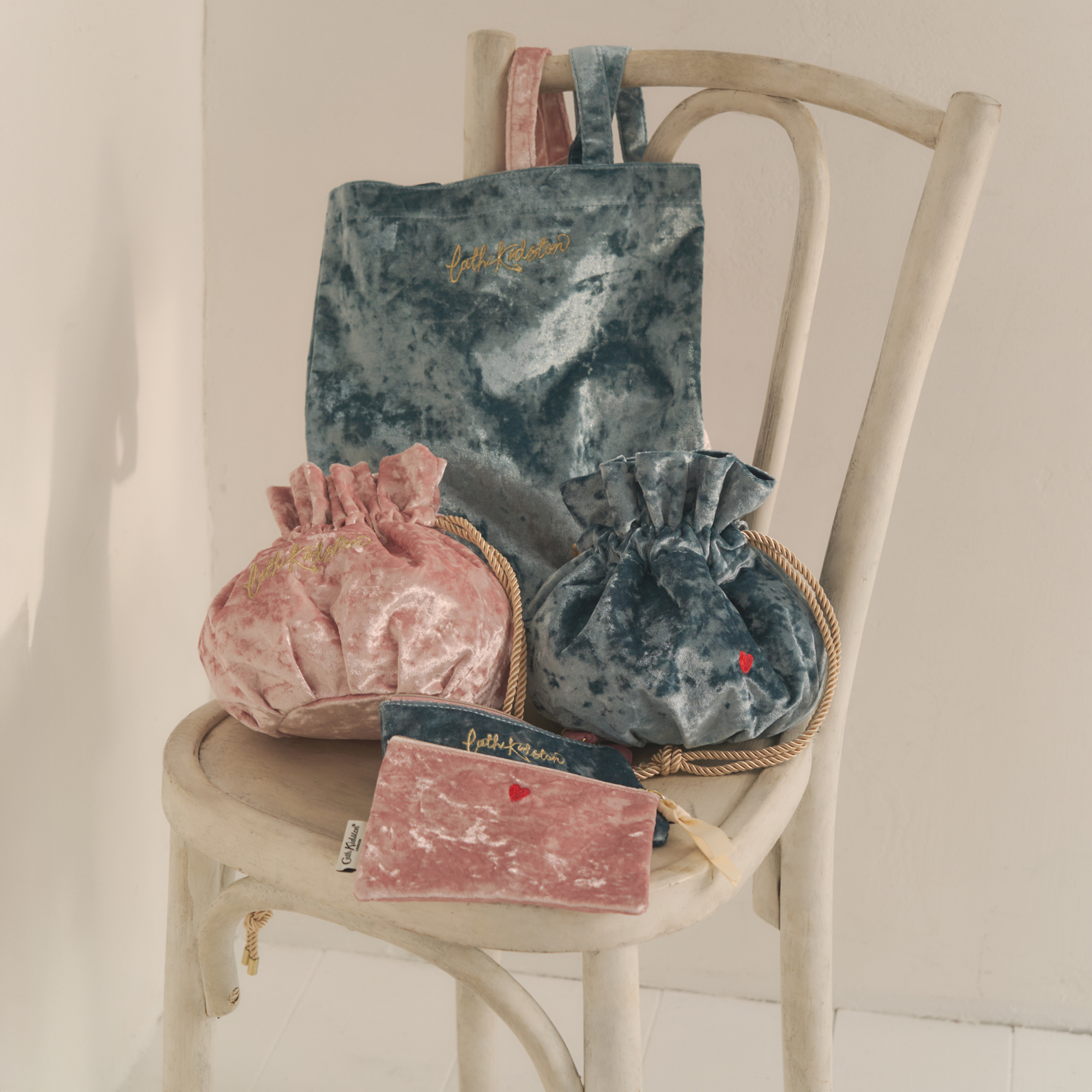ベロア巾着 | Cath Kidston 日本公式オンラインストア | キャスキッドソン