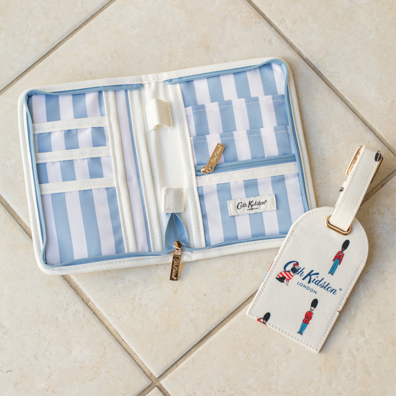 ラゲッジタグ Royal Guards | Cath Kidston 日本公式オンラインストア