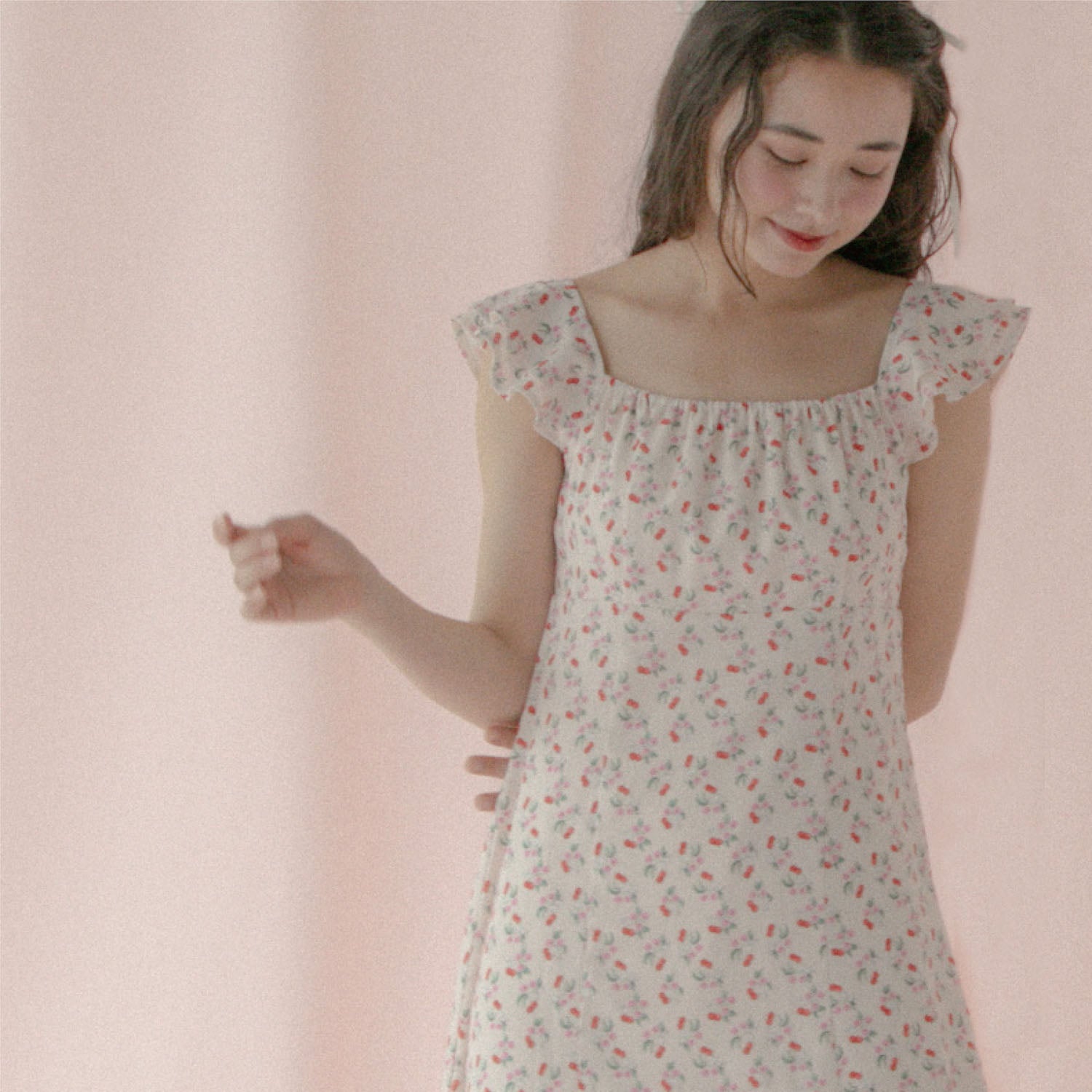 ラッフルスリーブドレス Floating Cherry
