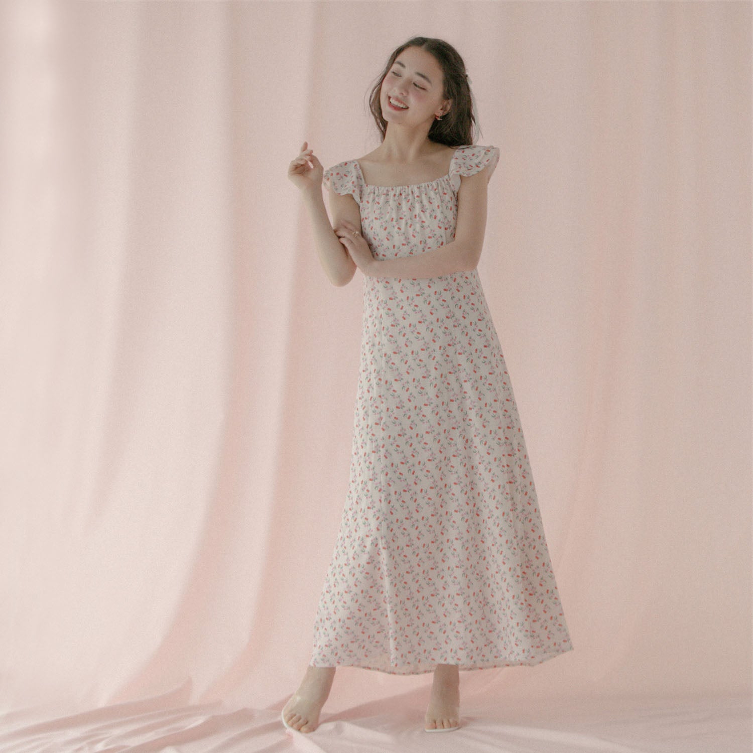 ラッフルスリーブドレス Floating Cherry