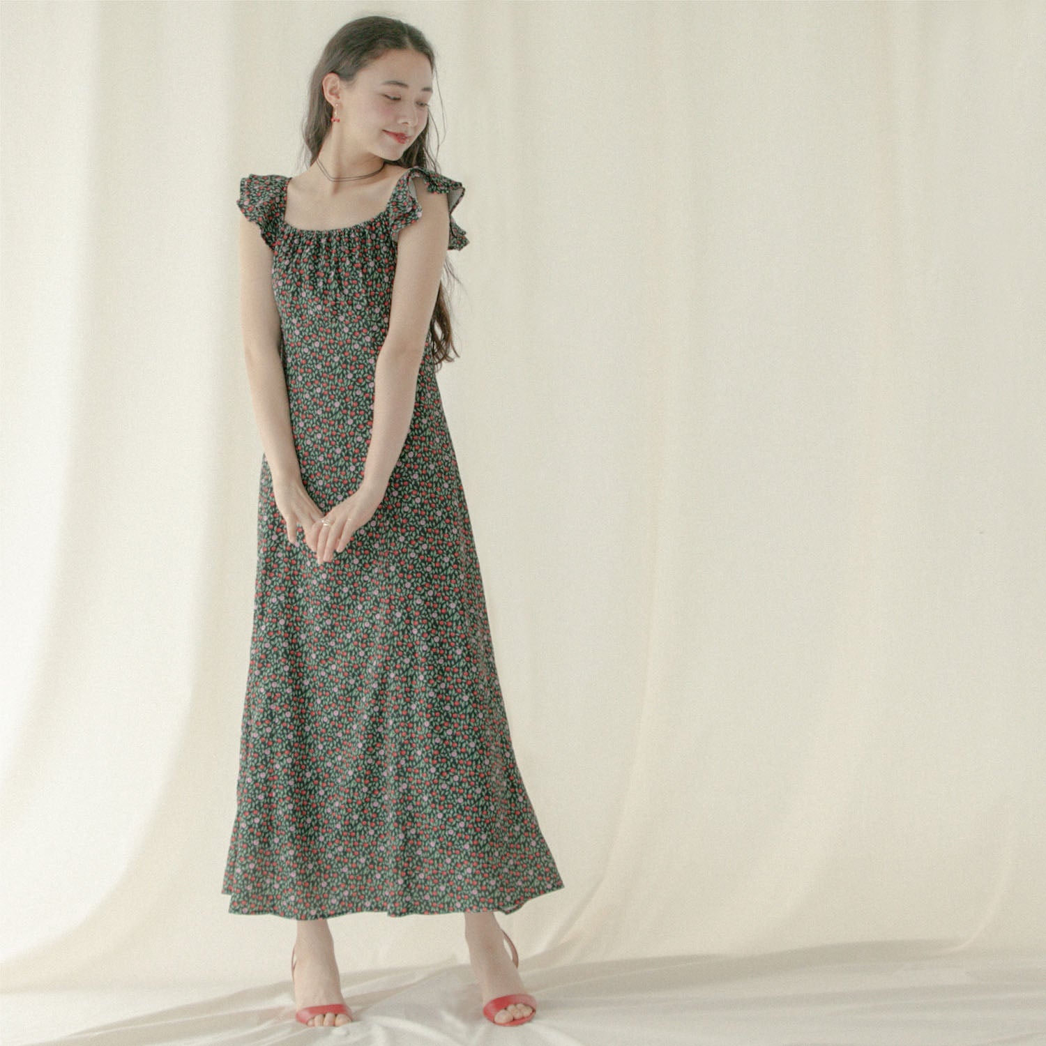 ラッフルスリーブドレス Cherry Vine