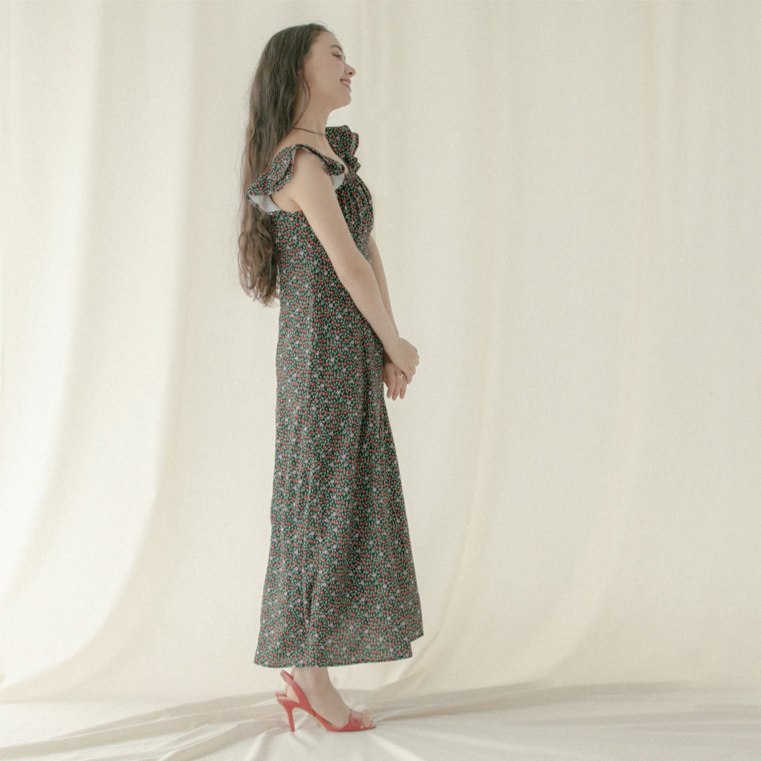 ラッフルスリーブドレス Cherry Vine