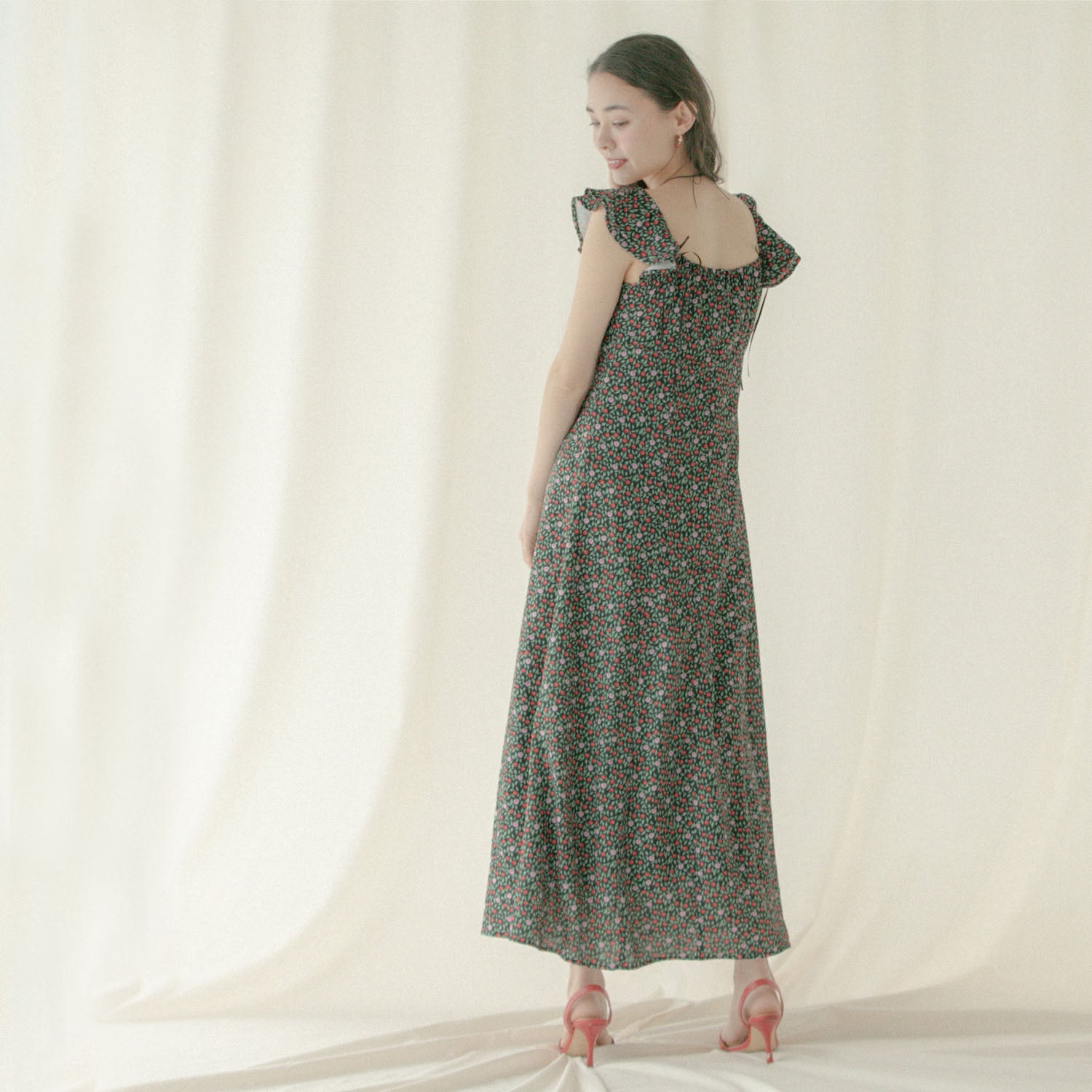 ラッフルスリーブドレス Cherry Vine