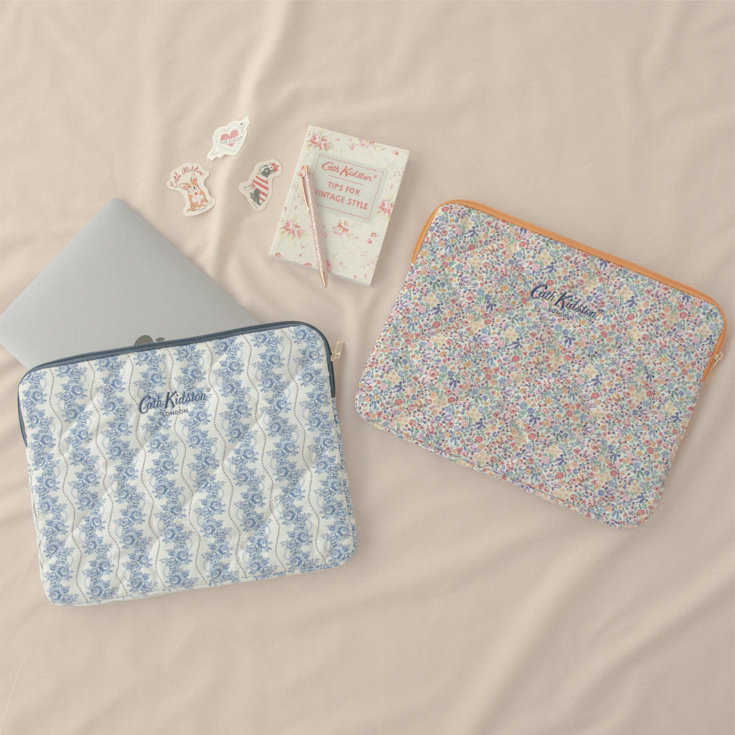 PCケース Harmony Ditsy | Cath Kidston 日本公式オンライン