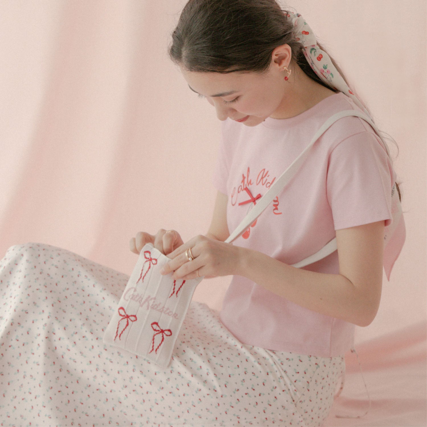 CK×KNT365 Me-Knitty Ribbon Logo