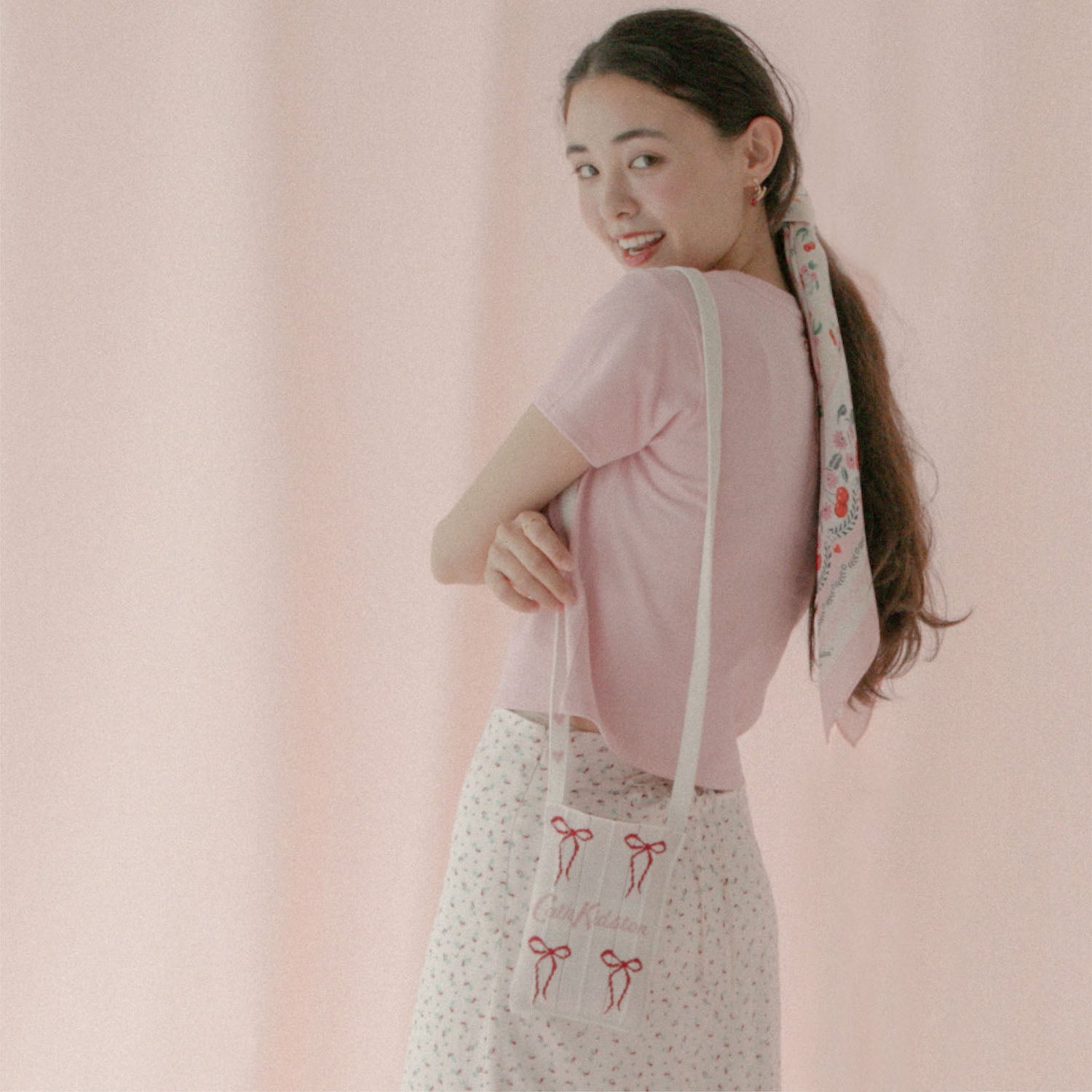 CK×KNT365 Me-Knitty Ribbon Logo