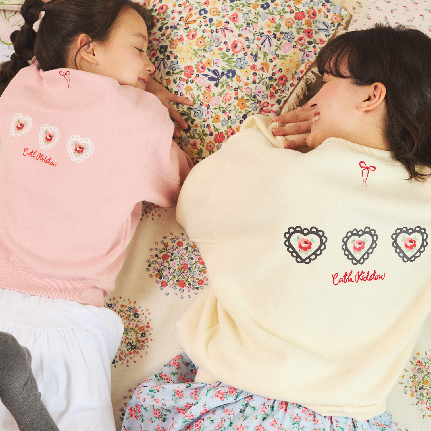 裏起毛スウェットトップス Lace Heart | Cath Kidston 日本公式 裏起毛スウェットトップス Lace Heart | Cath Kidston 日本公式