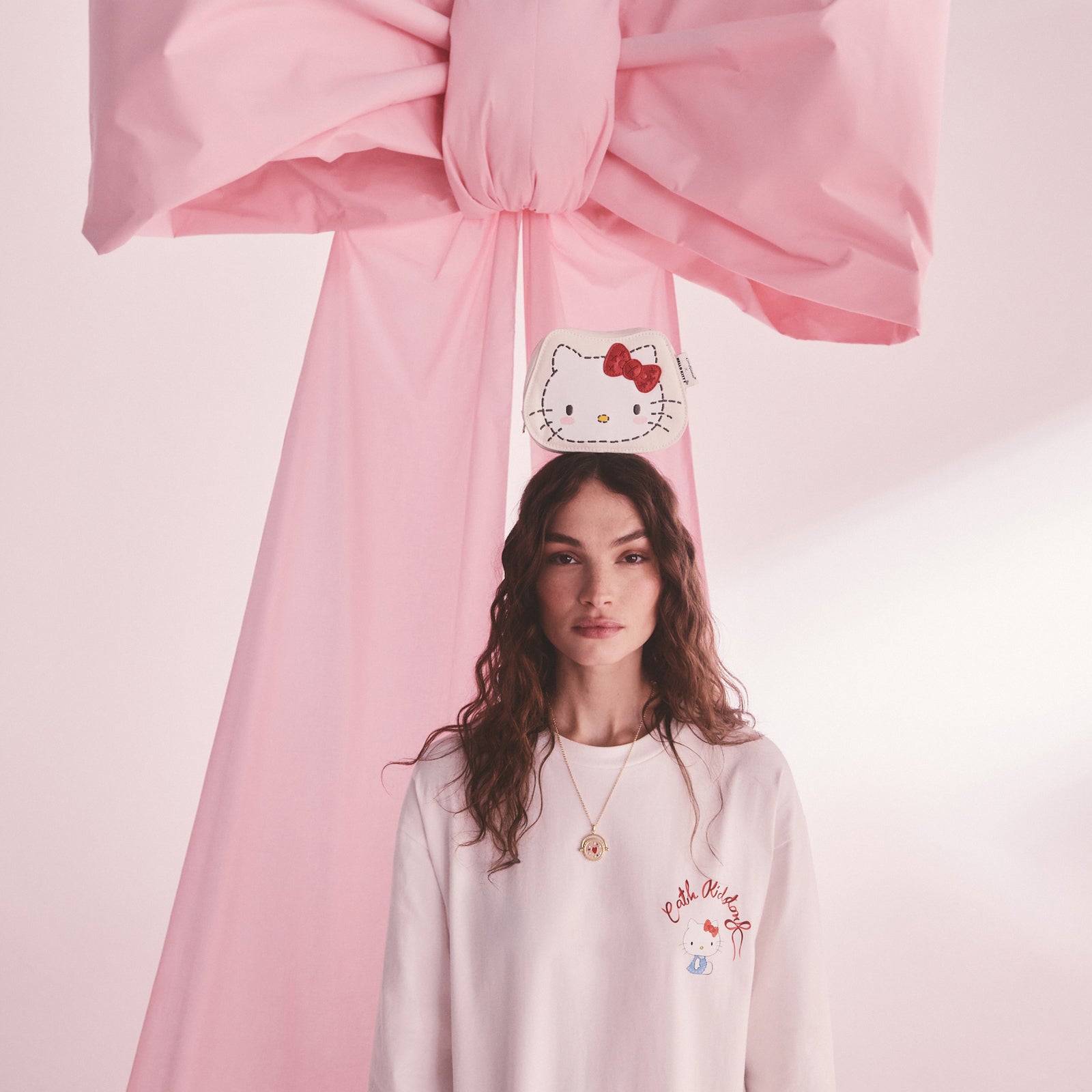 Cath Kidston × Hello Kitty フェイスキャンバスポーチ