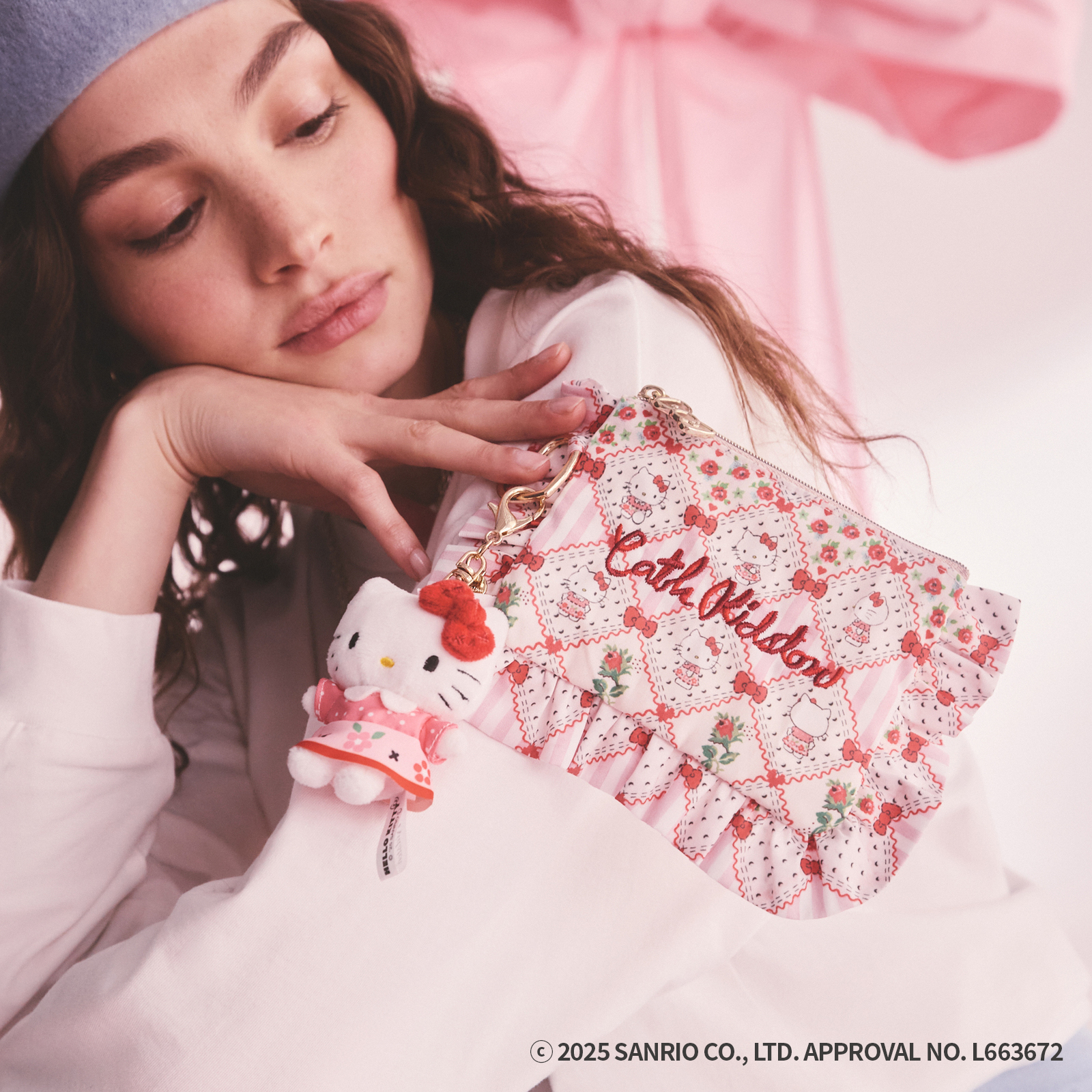 Cath Kidston × Hello Kitty フリルティッシュポーチ&マスコットチャームセット Patchwork