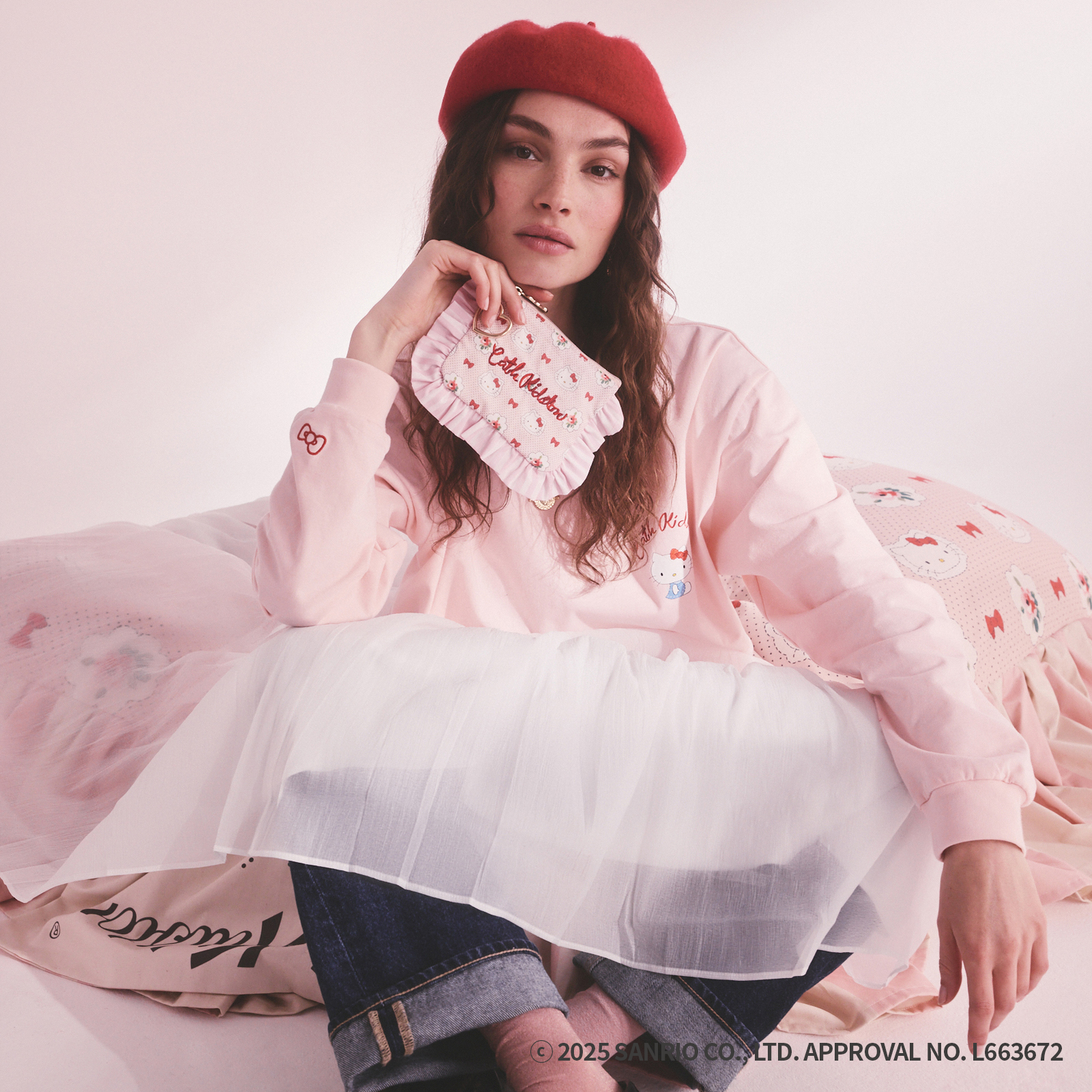 Cath Kidston × Hello Kitty フリルティッシュポーチ&マスコットチャームセット Provence