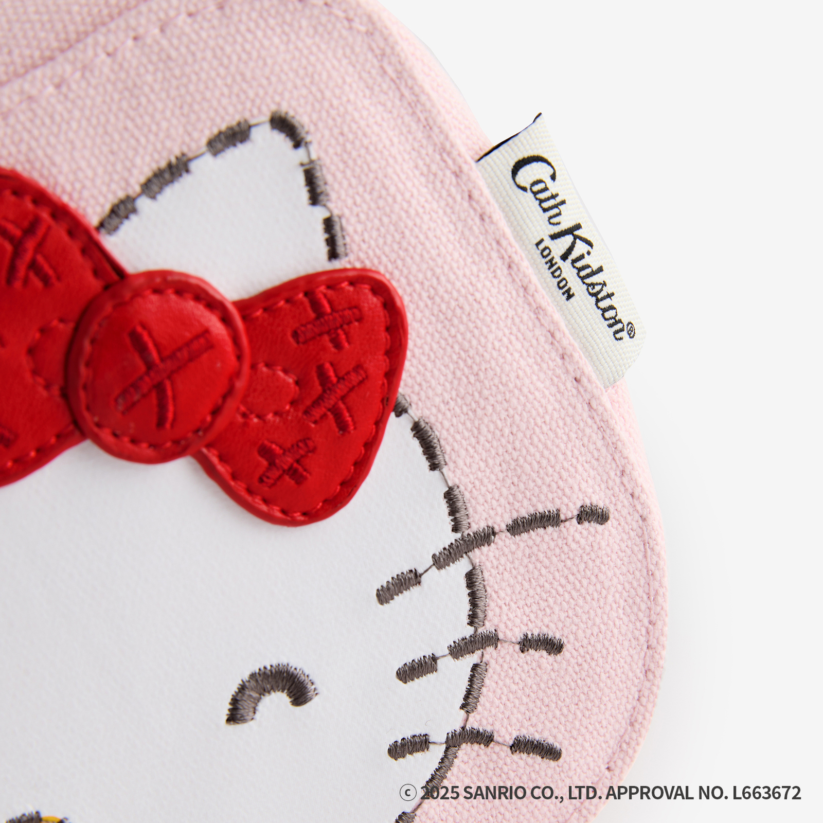 Cath Kidston × Hello Kitty フェイスキャンバスキッズポシェット