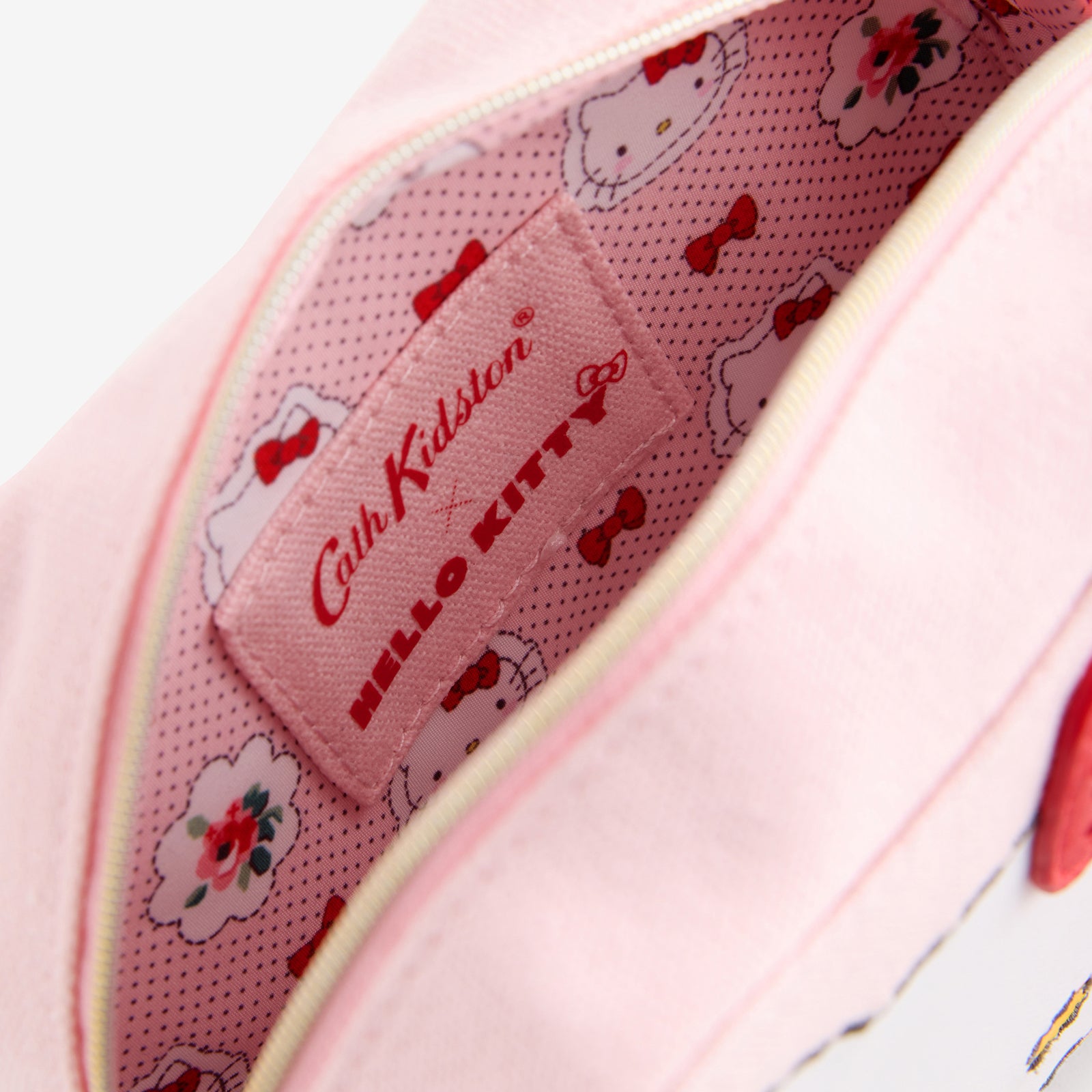 Cath Kidston × Hello Kitty フェイスキャンバスキッズポシェット