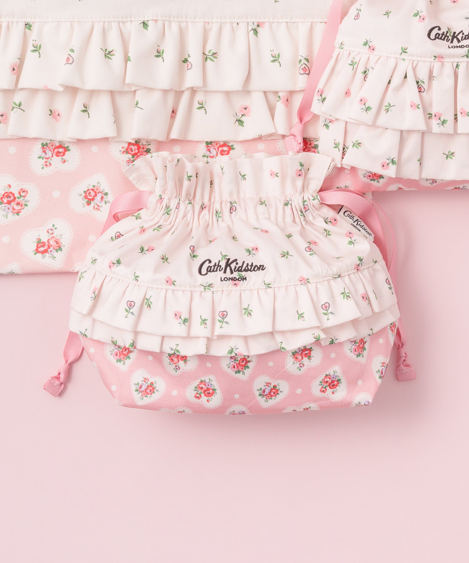 ダブルフリルランチポーチLace Sprigs | Cath Kidston 日本公式