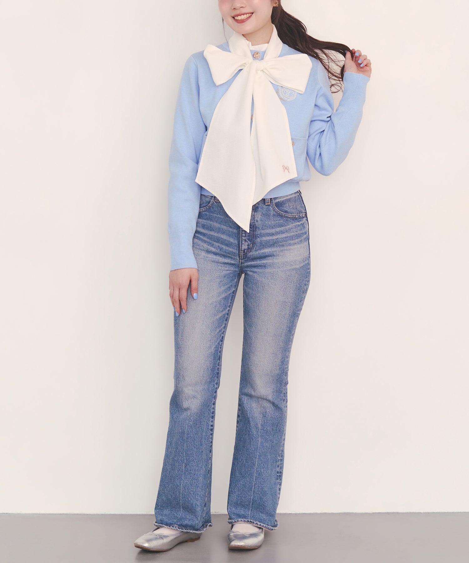 ボウタイブラウス