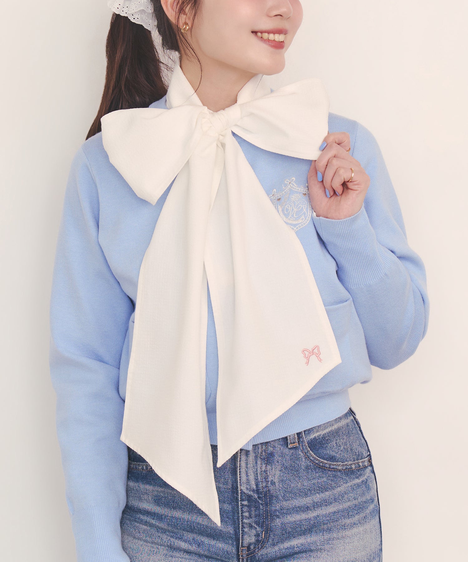 ボウタイブラウス