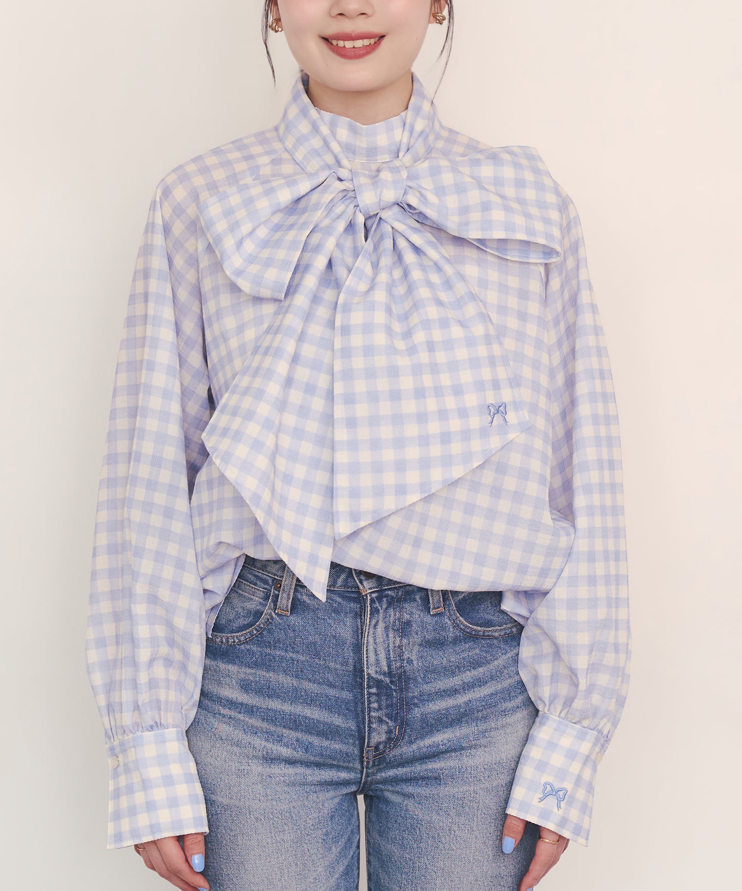 ボウタイブラウス