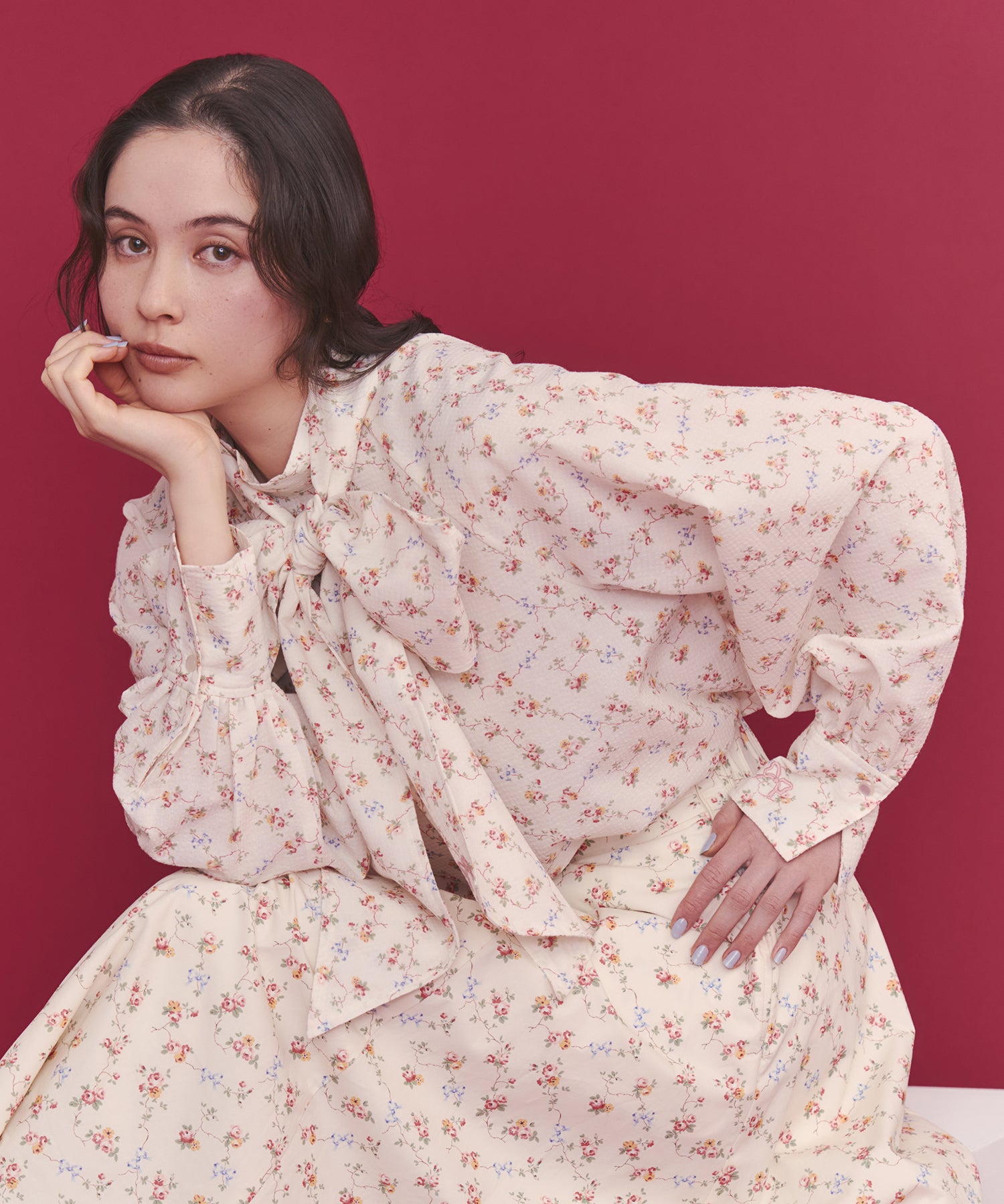 ボウタイブラウス