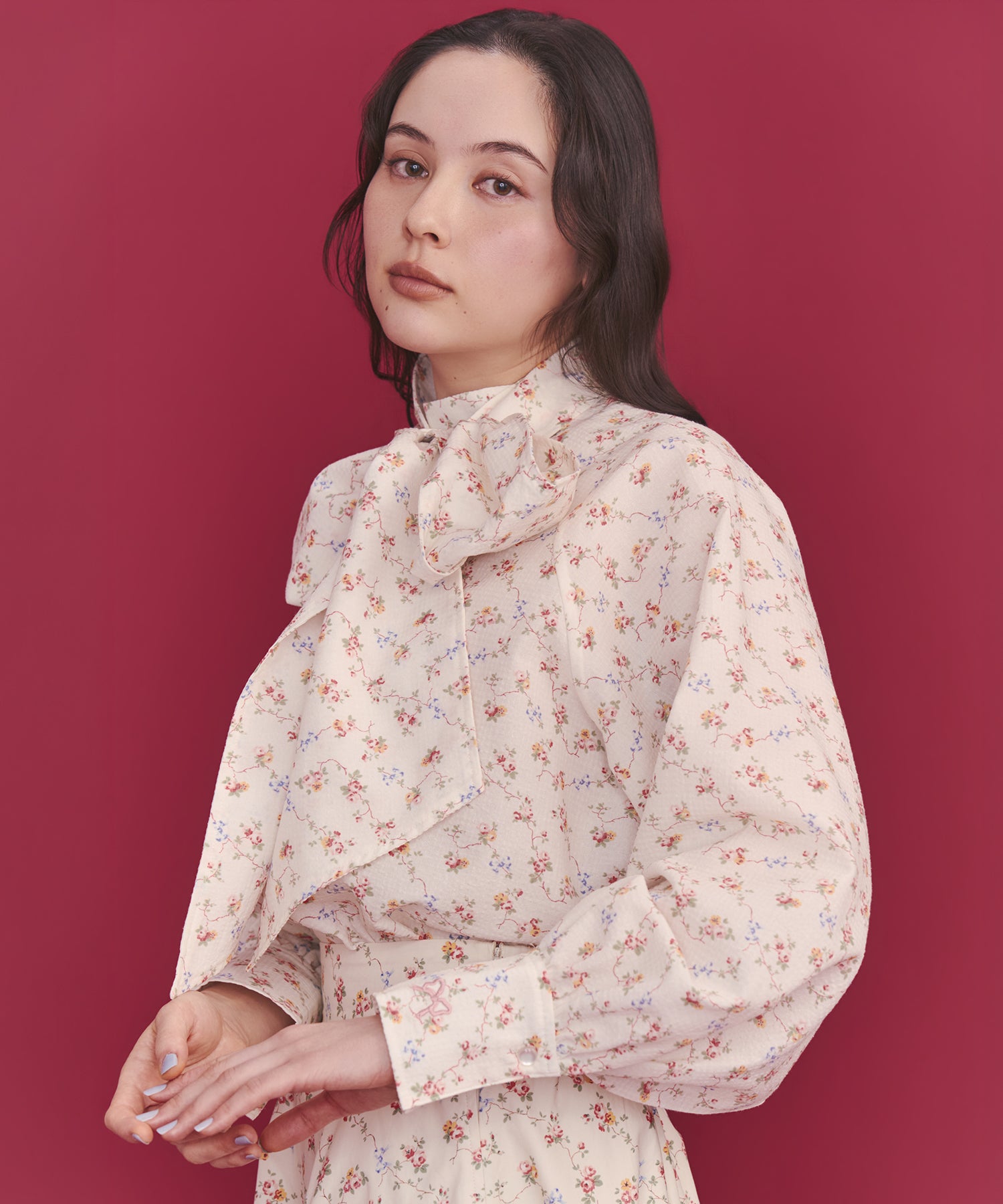 ボウタイブラウス