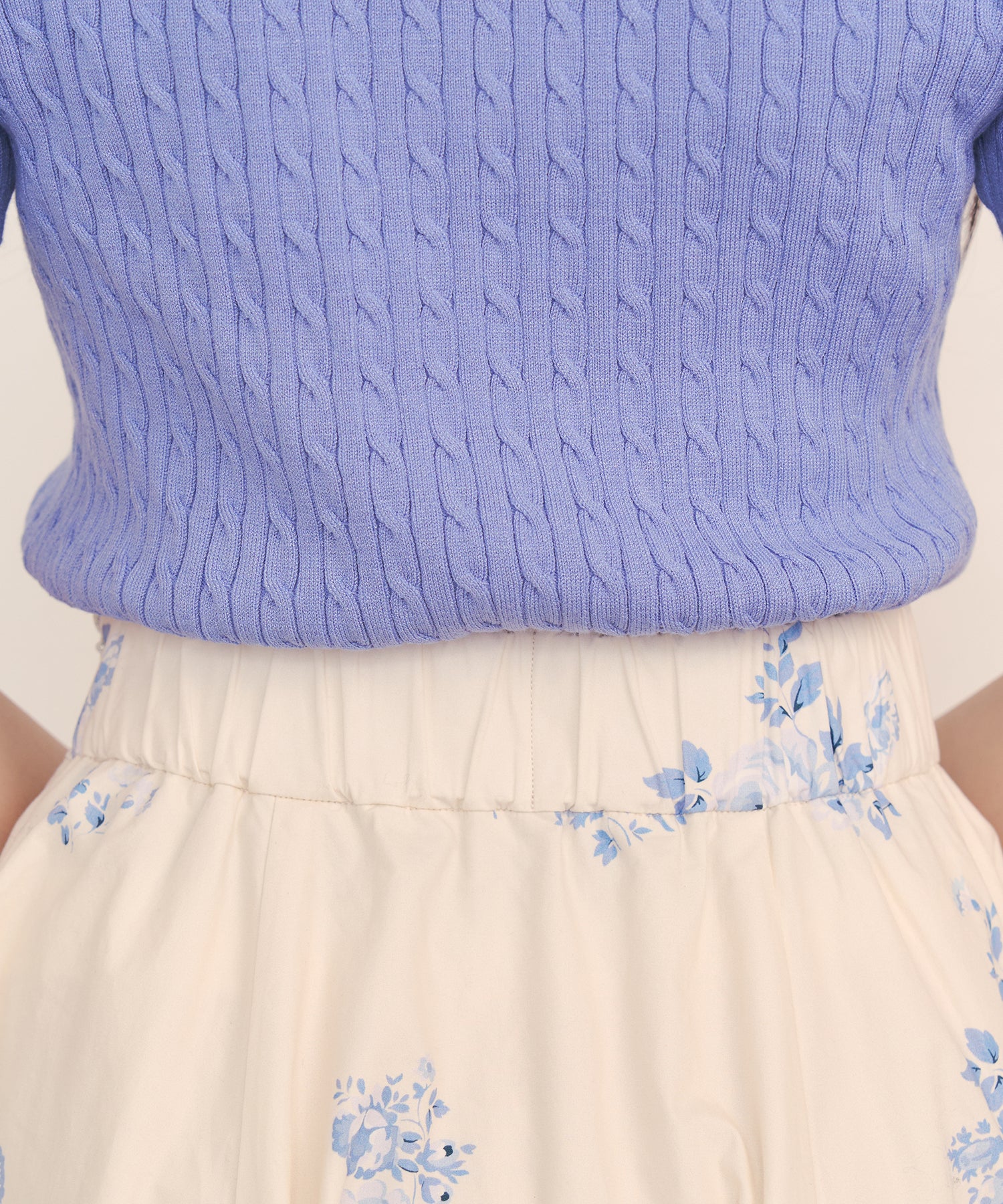 ショートスリーブライトニットトップス Queenie's London