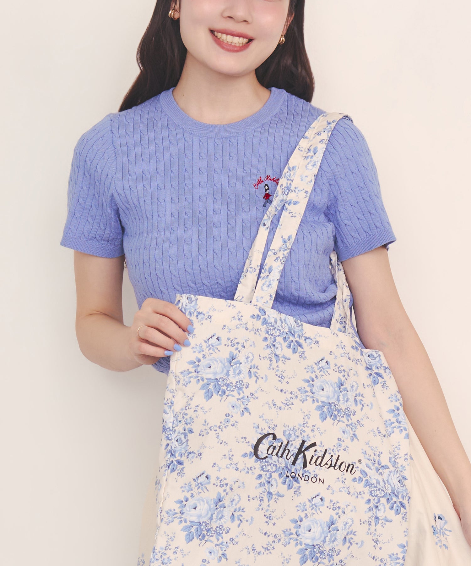 ショートスリーブライトニットトップス Queenie's London