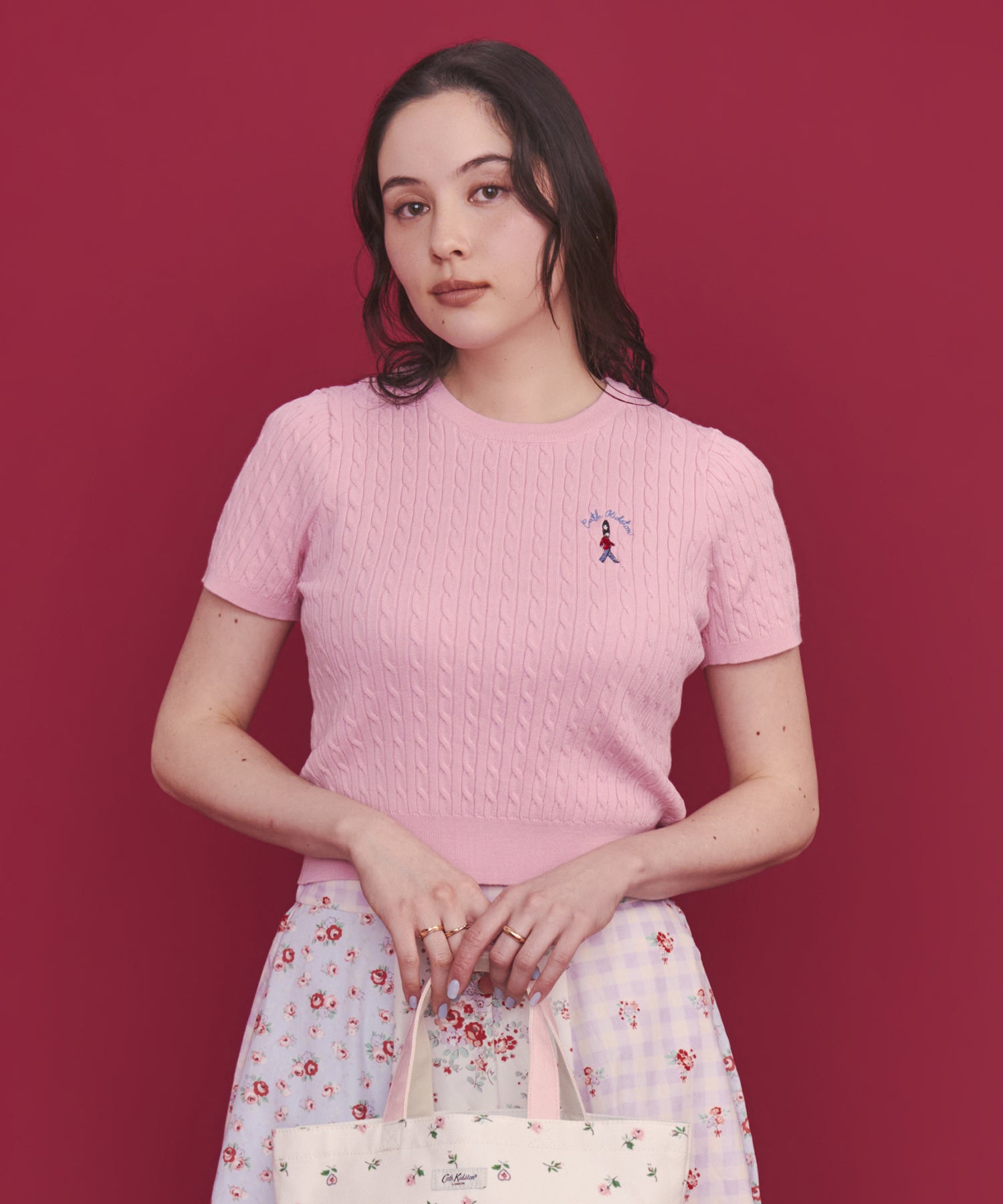 ショートスリーブライトニットトップス Queenie's London