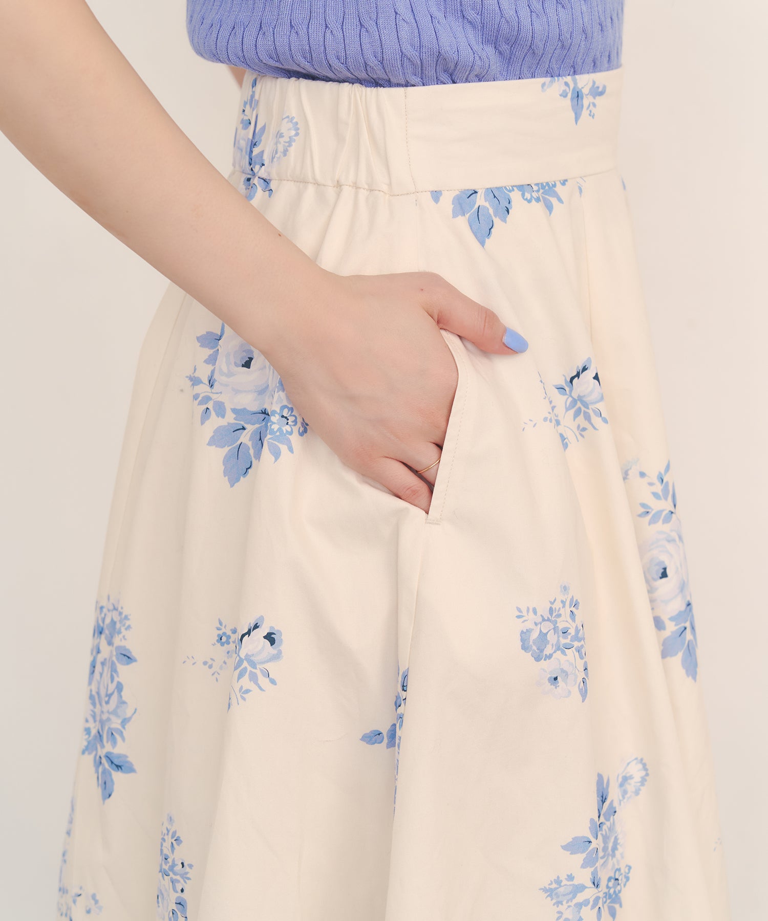 ボリュームフレアスカート