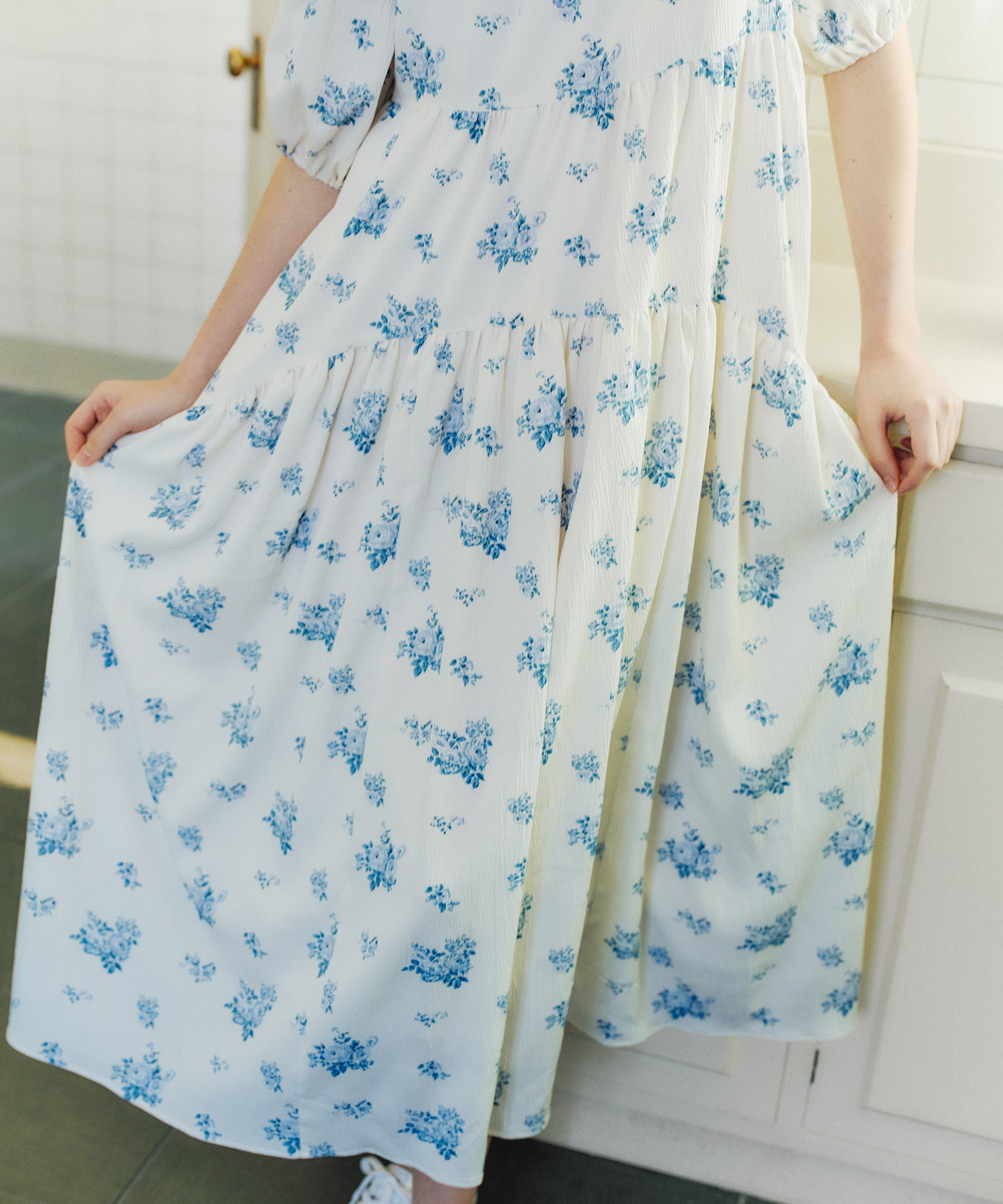 パフスリーブ ティアードワンピース