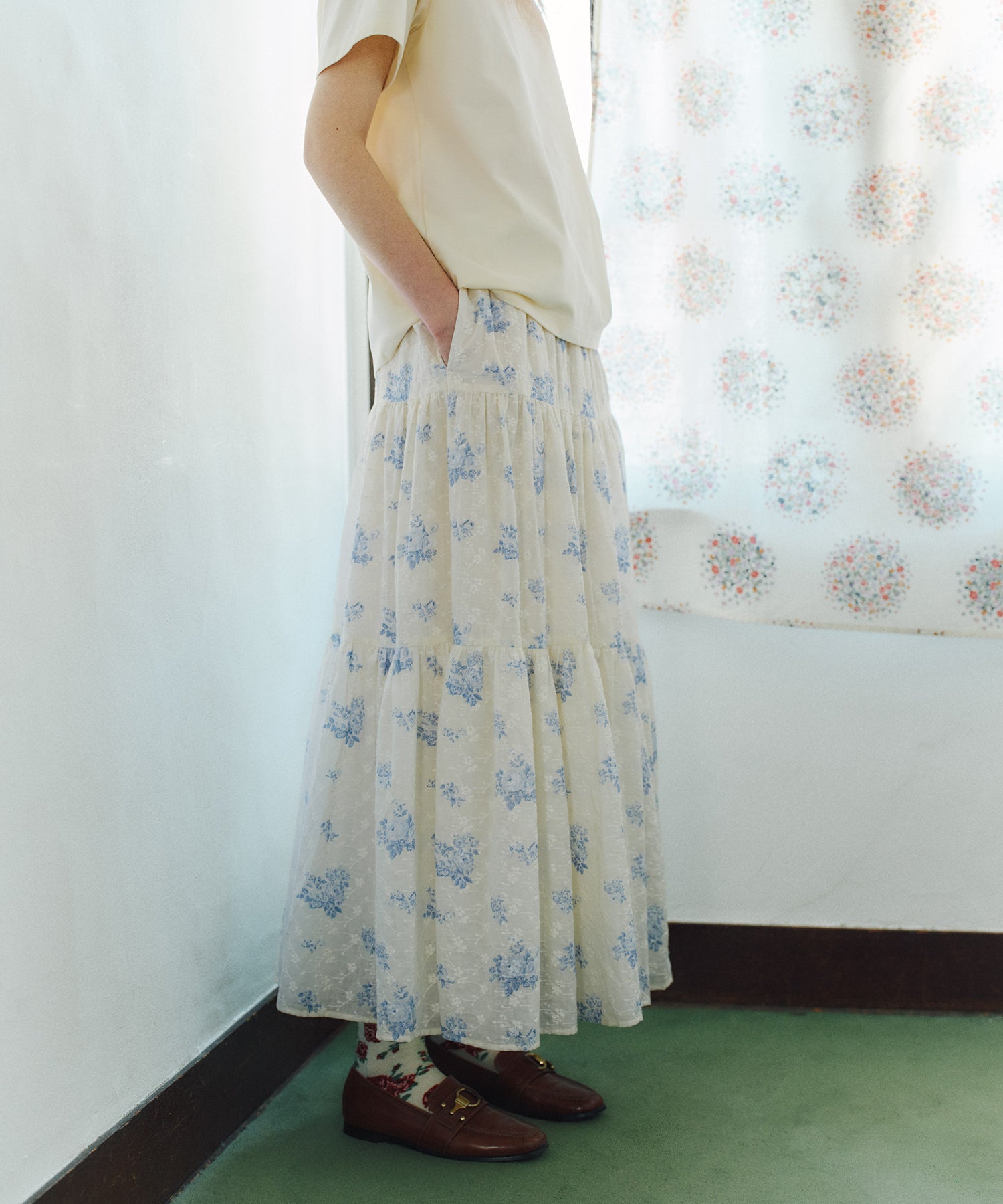 ライトティアードスカート