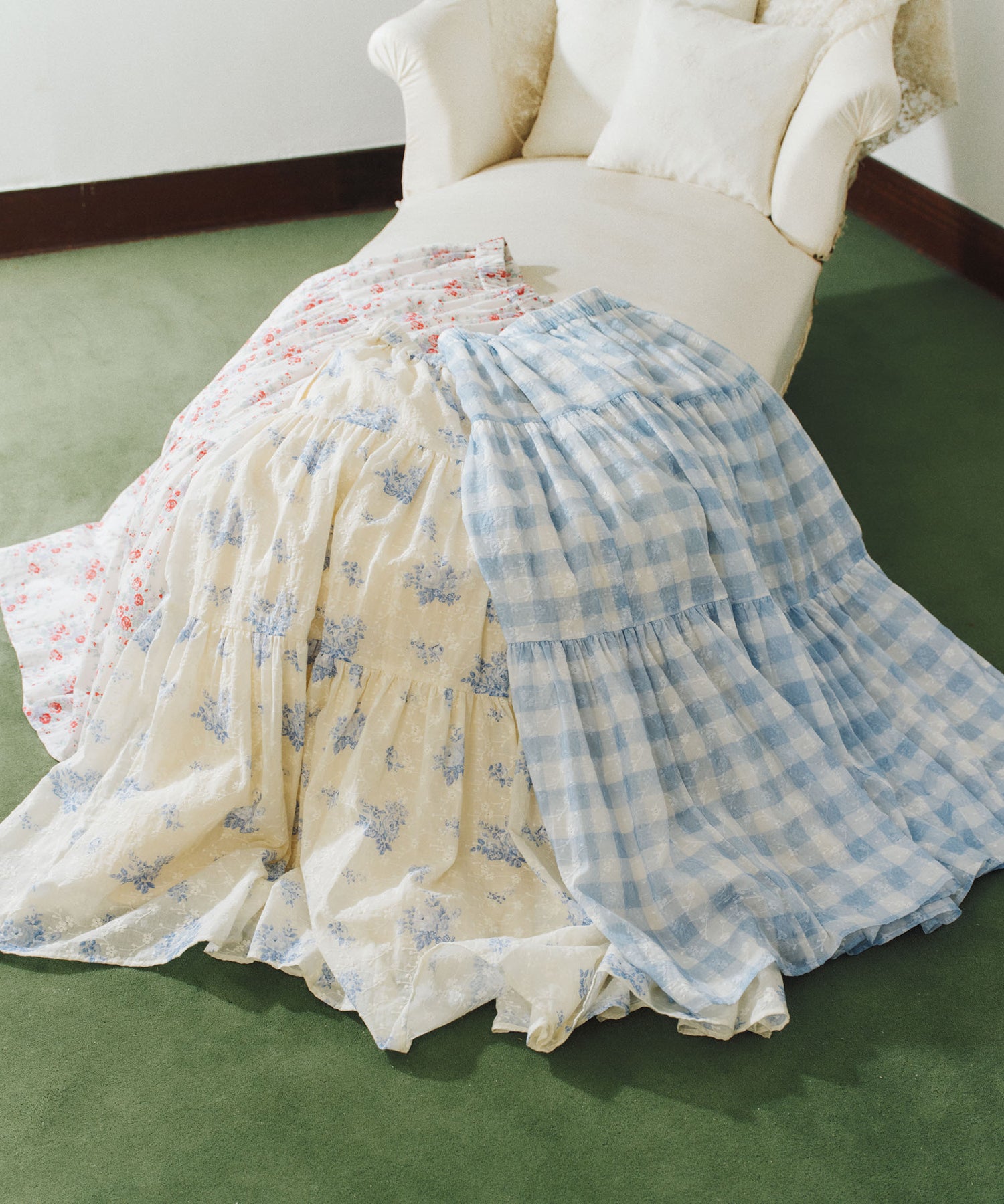 ライトティアードスカート