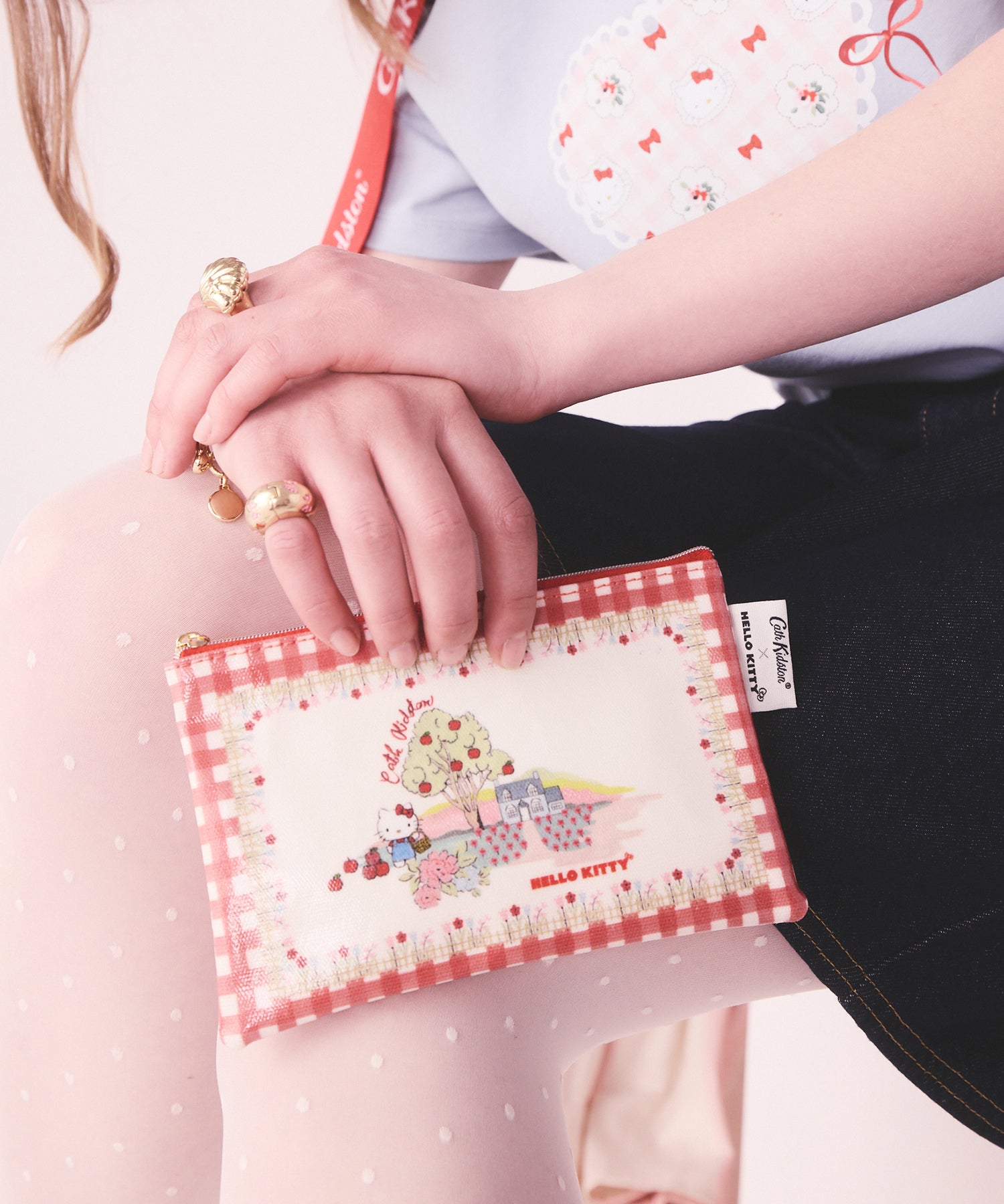 Cath Kidston × Hello Kitty ジップドパース Scene