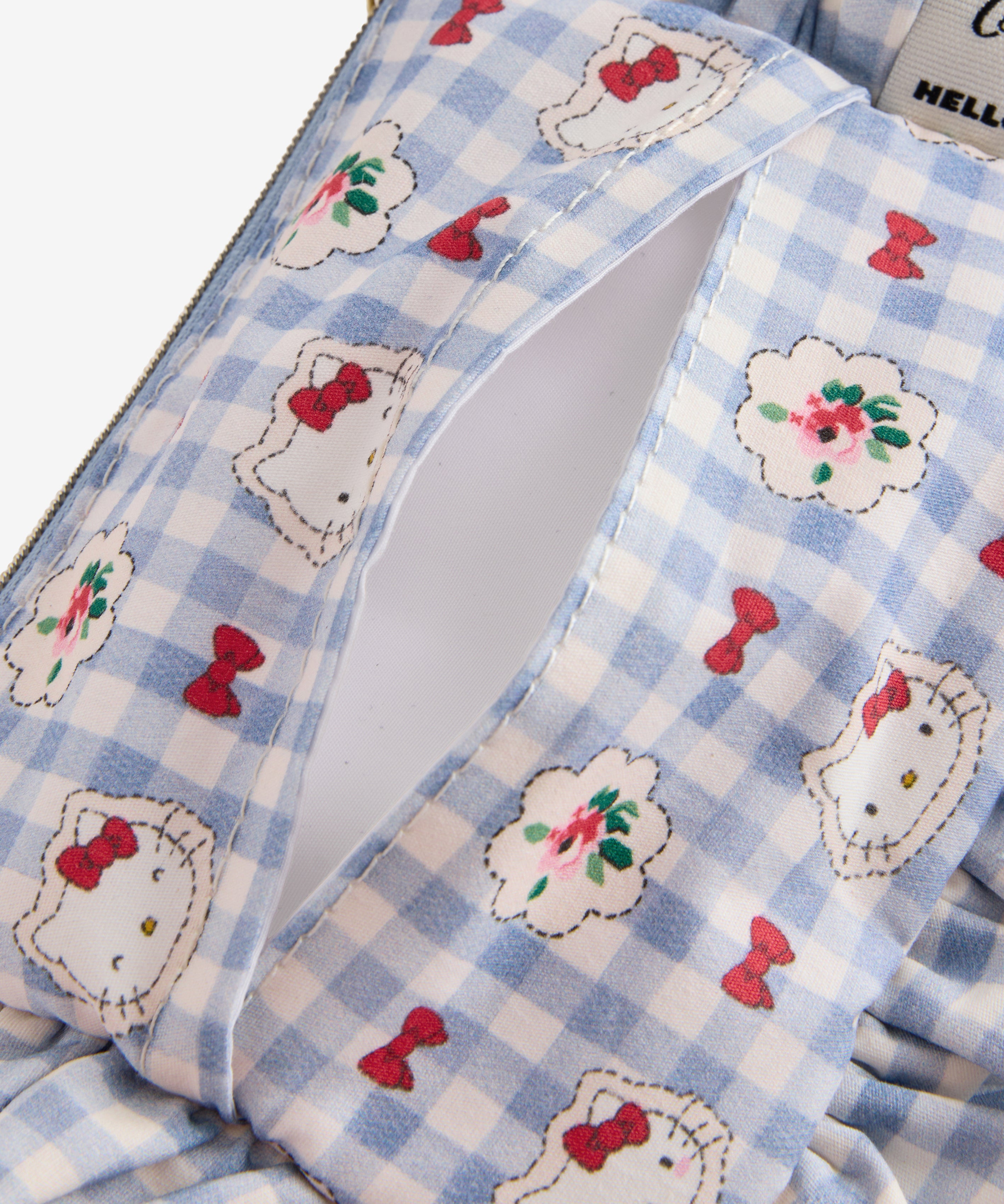 Cath Kidston × Hello Kitty フリルティッシュポーチ&マスコットチャームセット