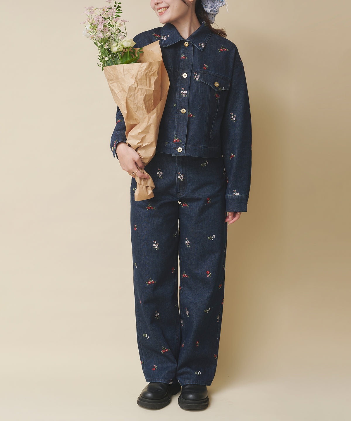 エンブロイダリーデニムパンツ Ditsy Floral Embroidery
