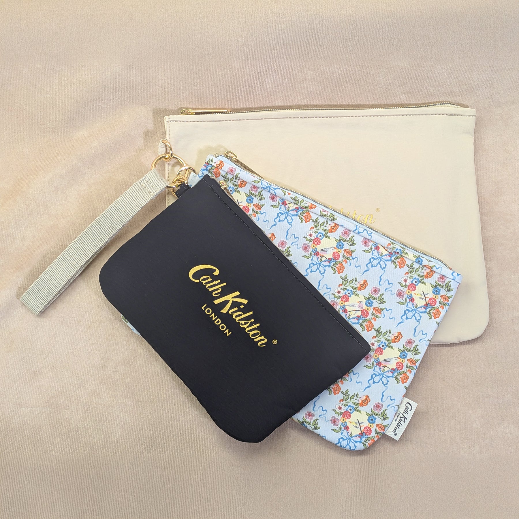 ストラップ付・ポーチセット | Cath Kidston 日本公式オンラインストア