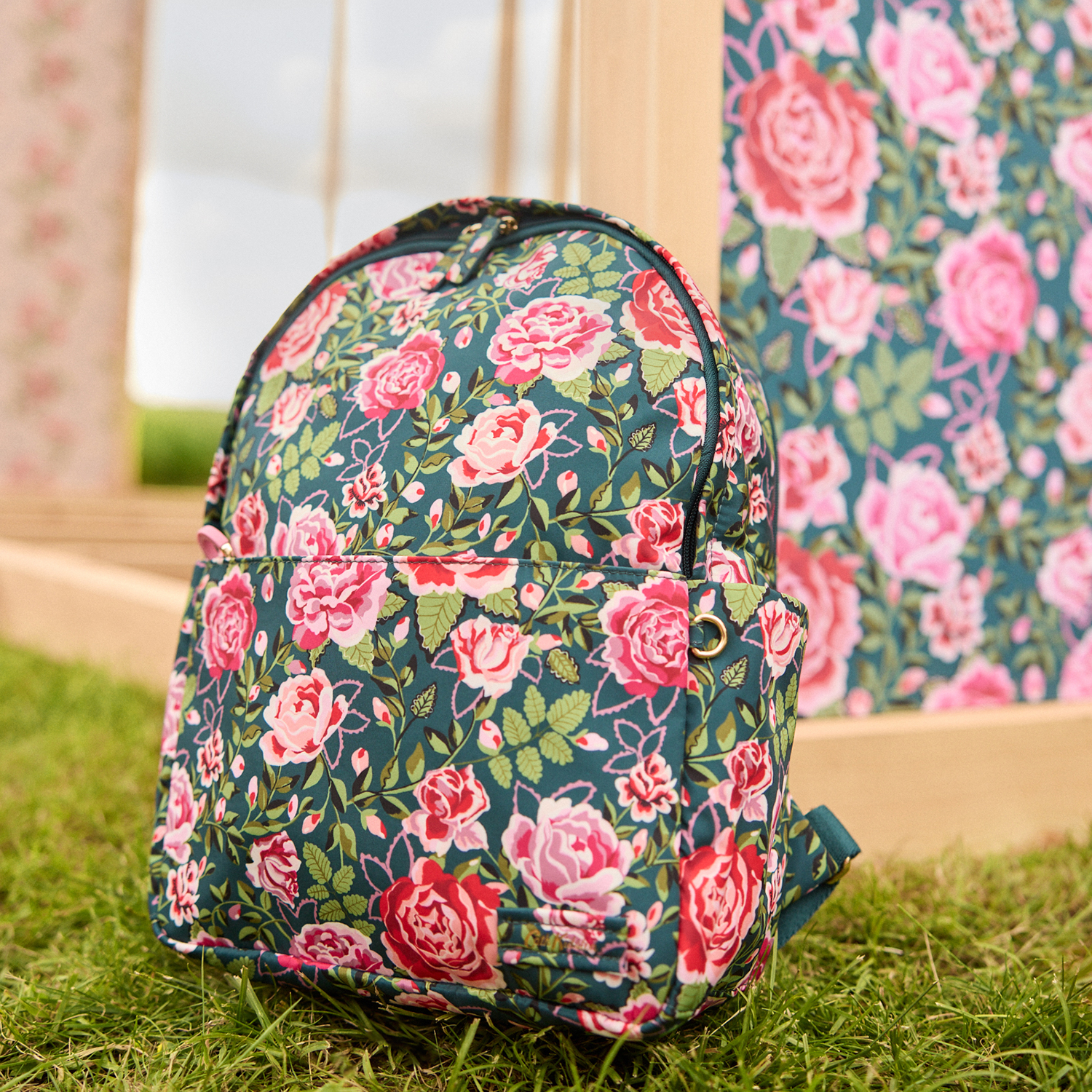 コンパクト バックパック Dolly Rose | Cath Kidston 日本公式