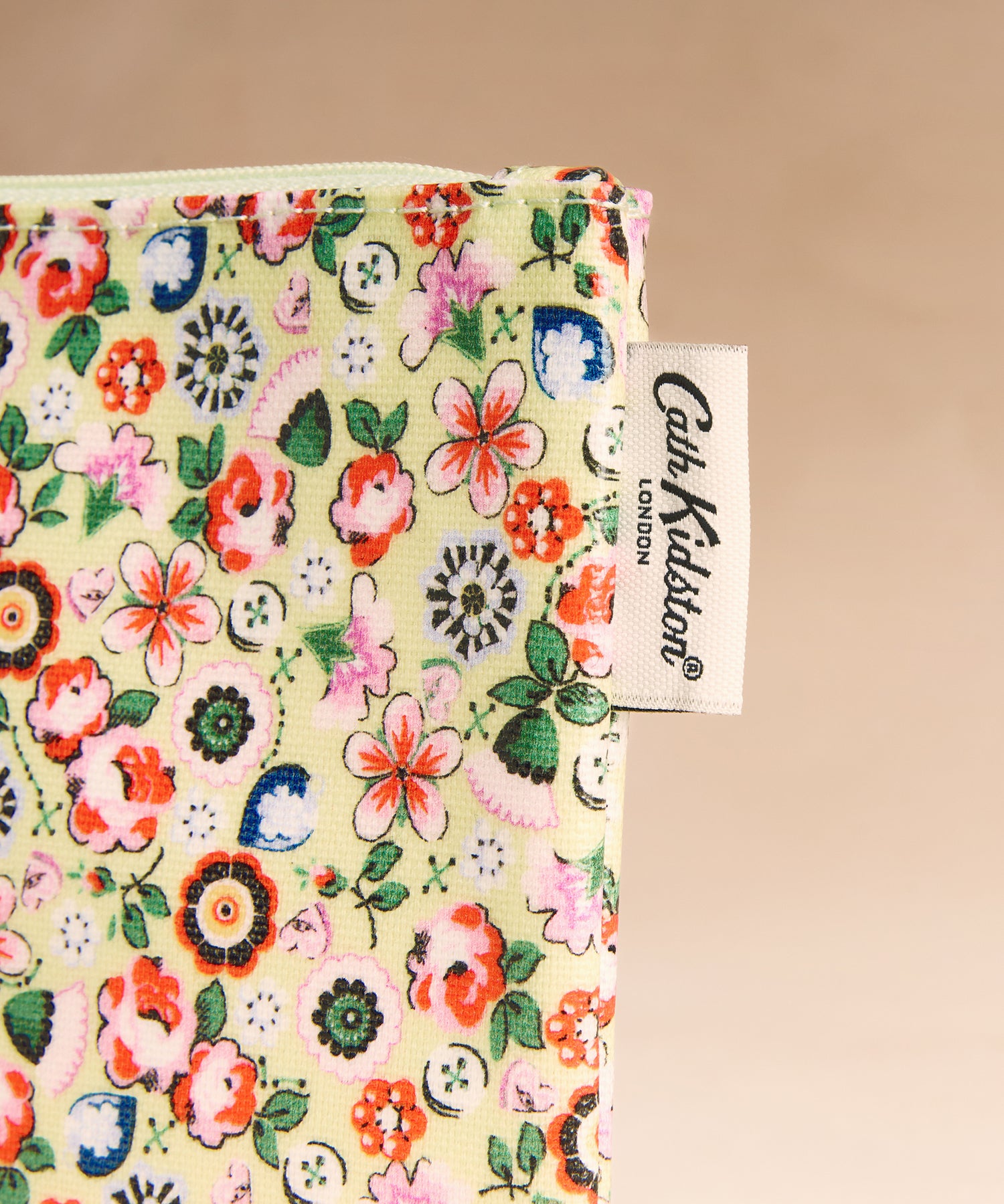 ジップド パース