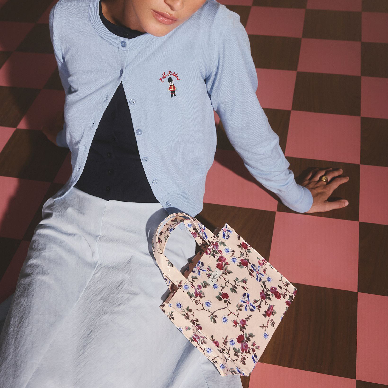 スモール ブックバッグ | Cath Kidston 日本公式オンラインストア スモール ブックバッグ | Cath Kidston 日本公式オンラインストア