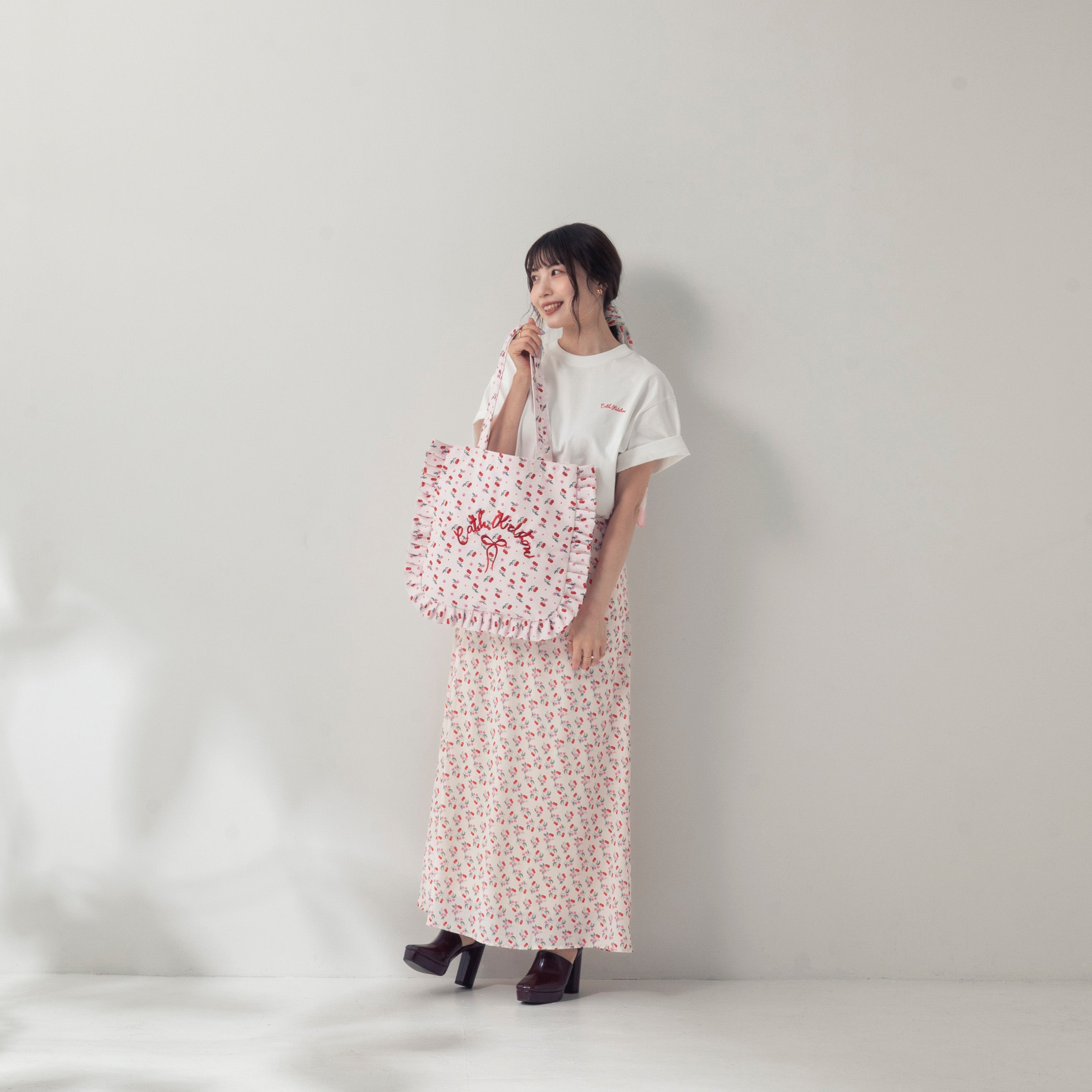 フリルトートバッグ