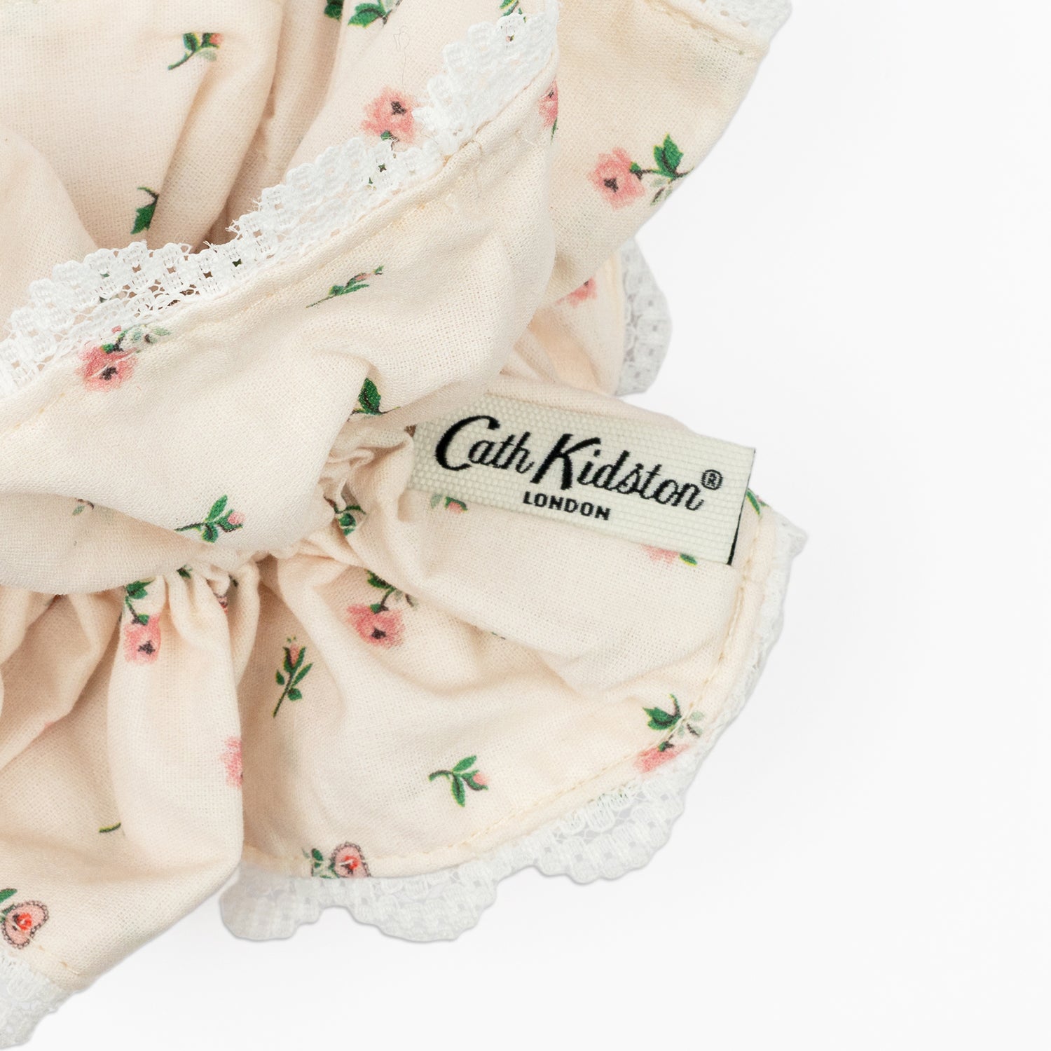レーストリムシュシュ Lace Sprigs | Cath Kidston 日本公式オンライン
