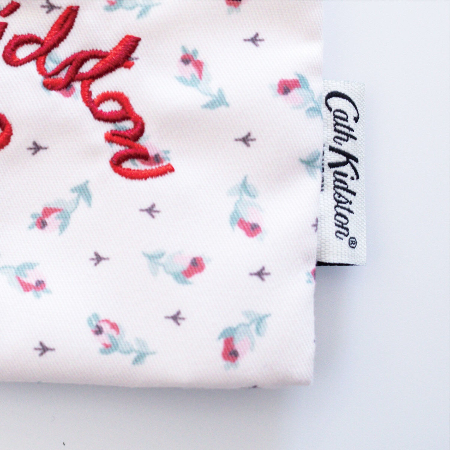 ティッシュポーチ Rose Miniature | Cath Kidston 日本公式オンライン