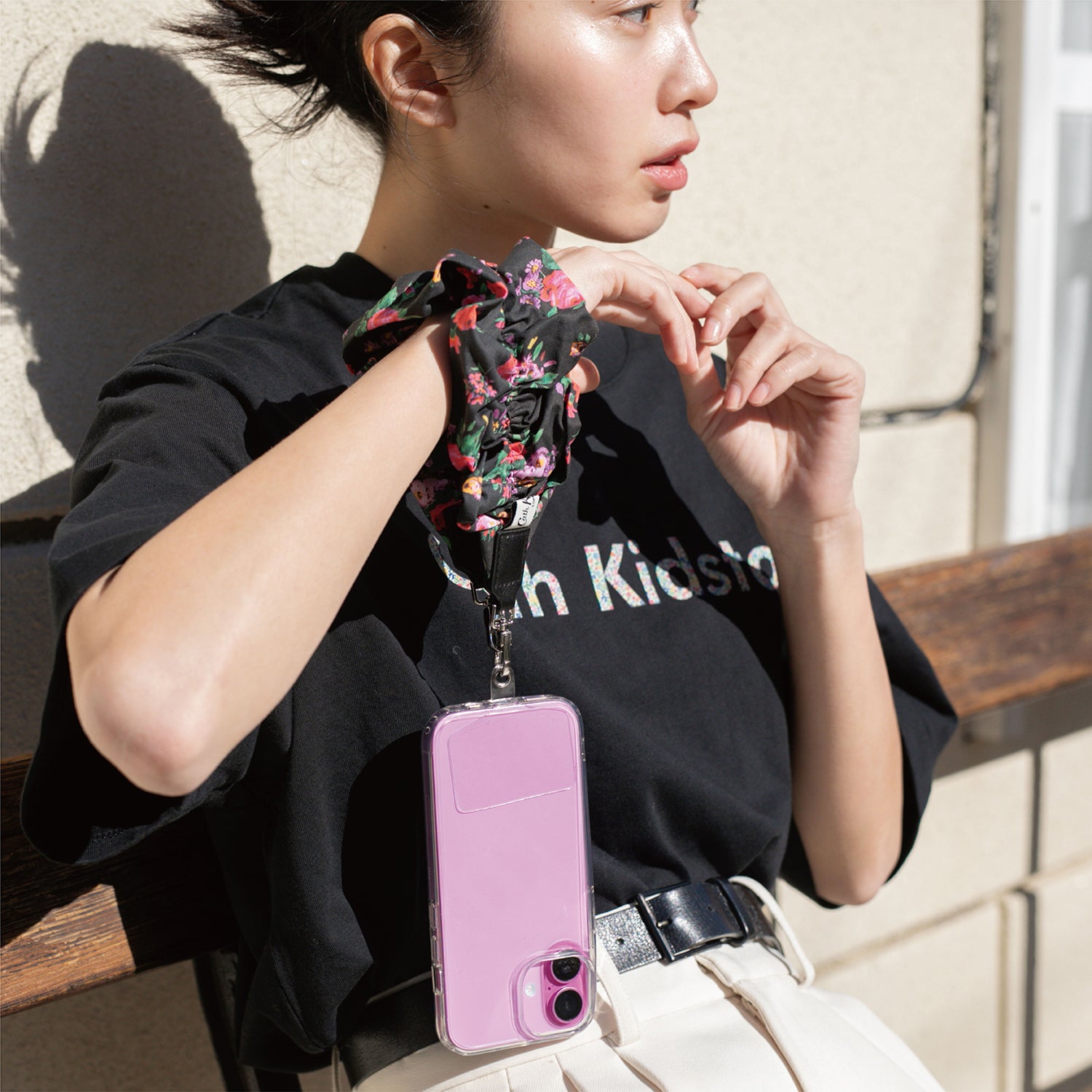 ハンドストラップ Icon Floral | Cath Kidston 日本公式オンライン