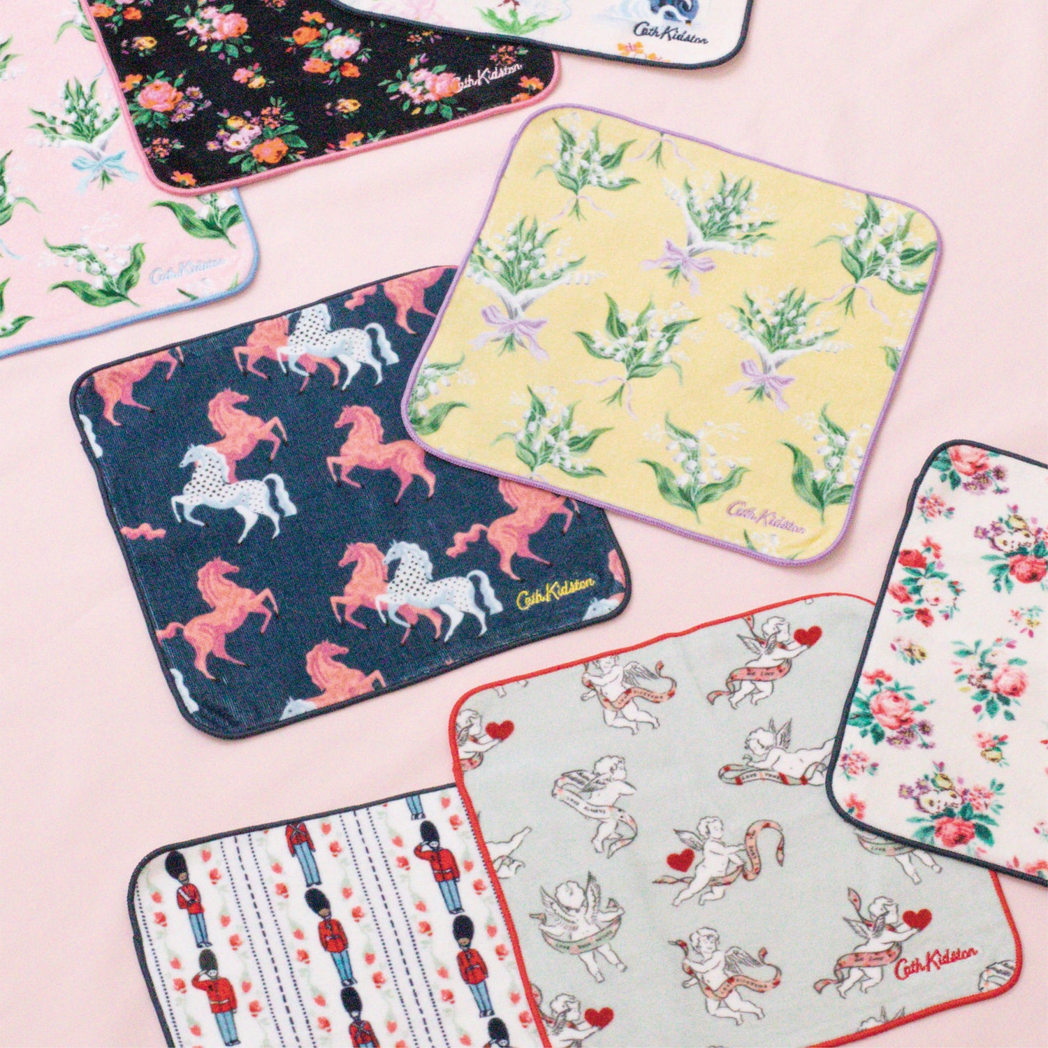 タオルハンカチ Cupids | Cath Kidston 日本公式オンラインストア