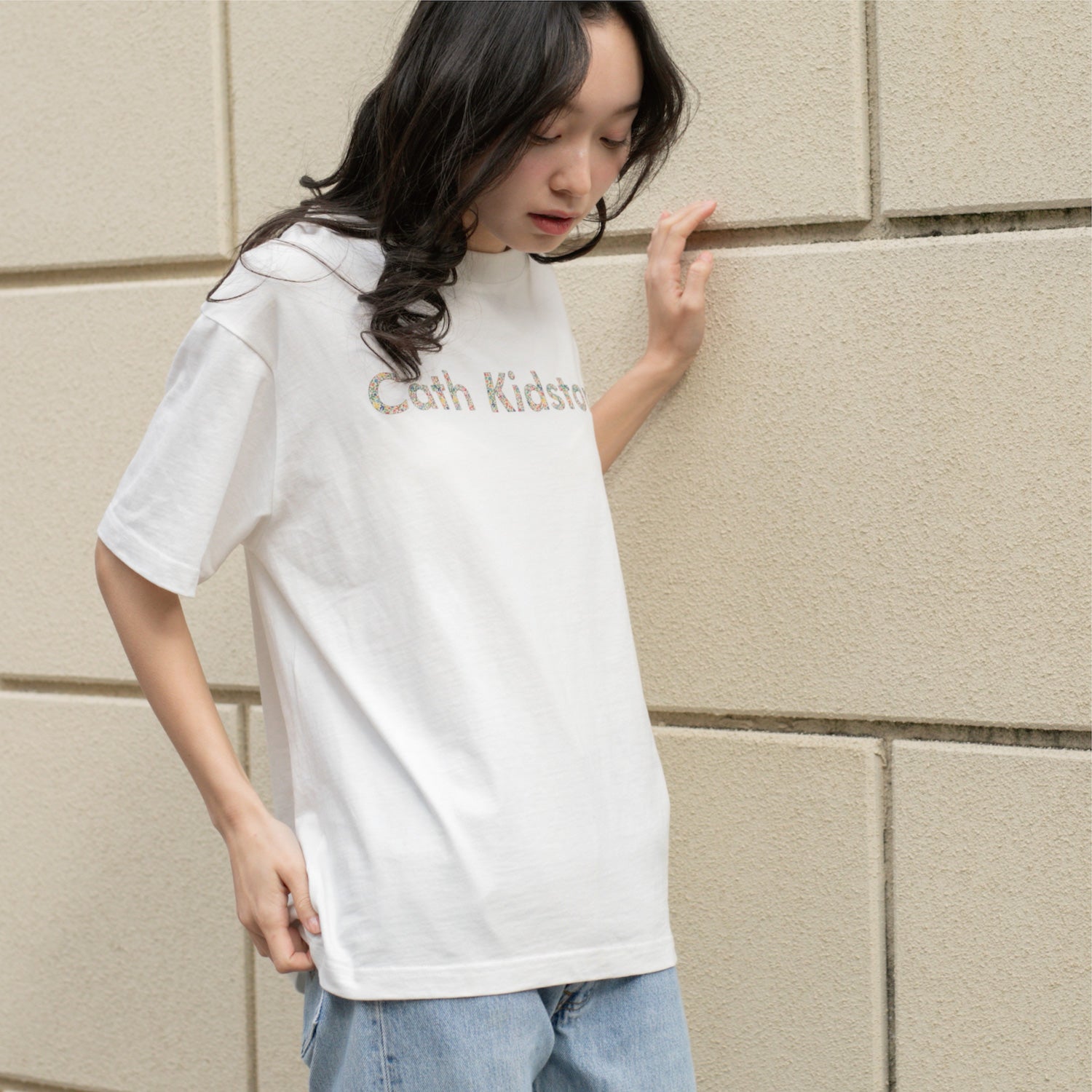 オーバーサイズ Tシャツ Harmony Ditsy Logo