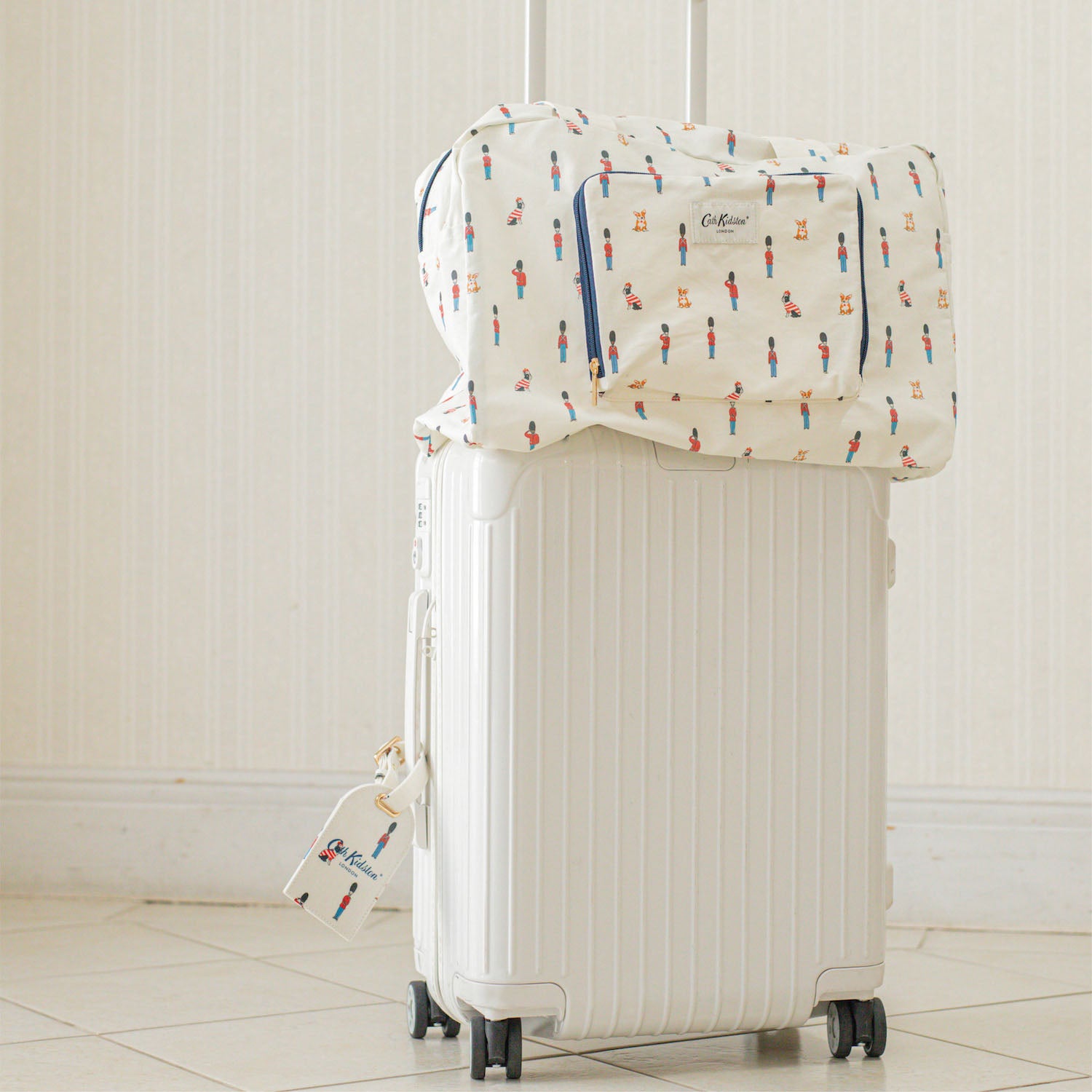 CathKidston キャスキッドソン トランク　スーツケース　ロンドンバス CathKidston キャスキッドソン トランク スーツケース ロンドンバス