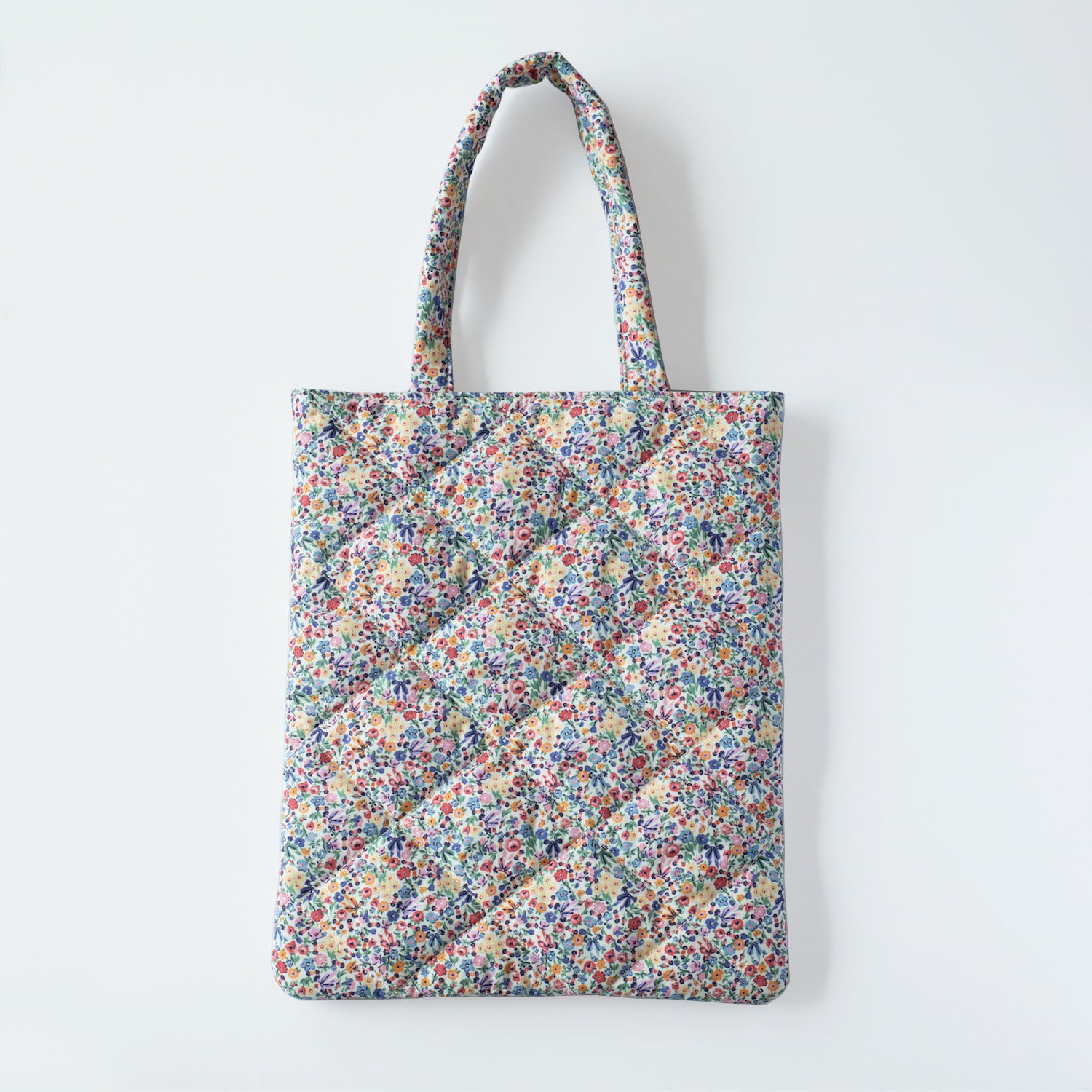 パデットトートバッグ Harmony Ditsy | Cath Kidston 日本公式