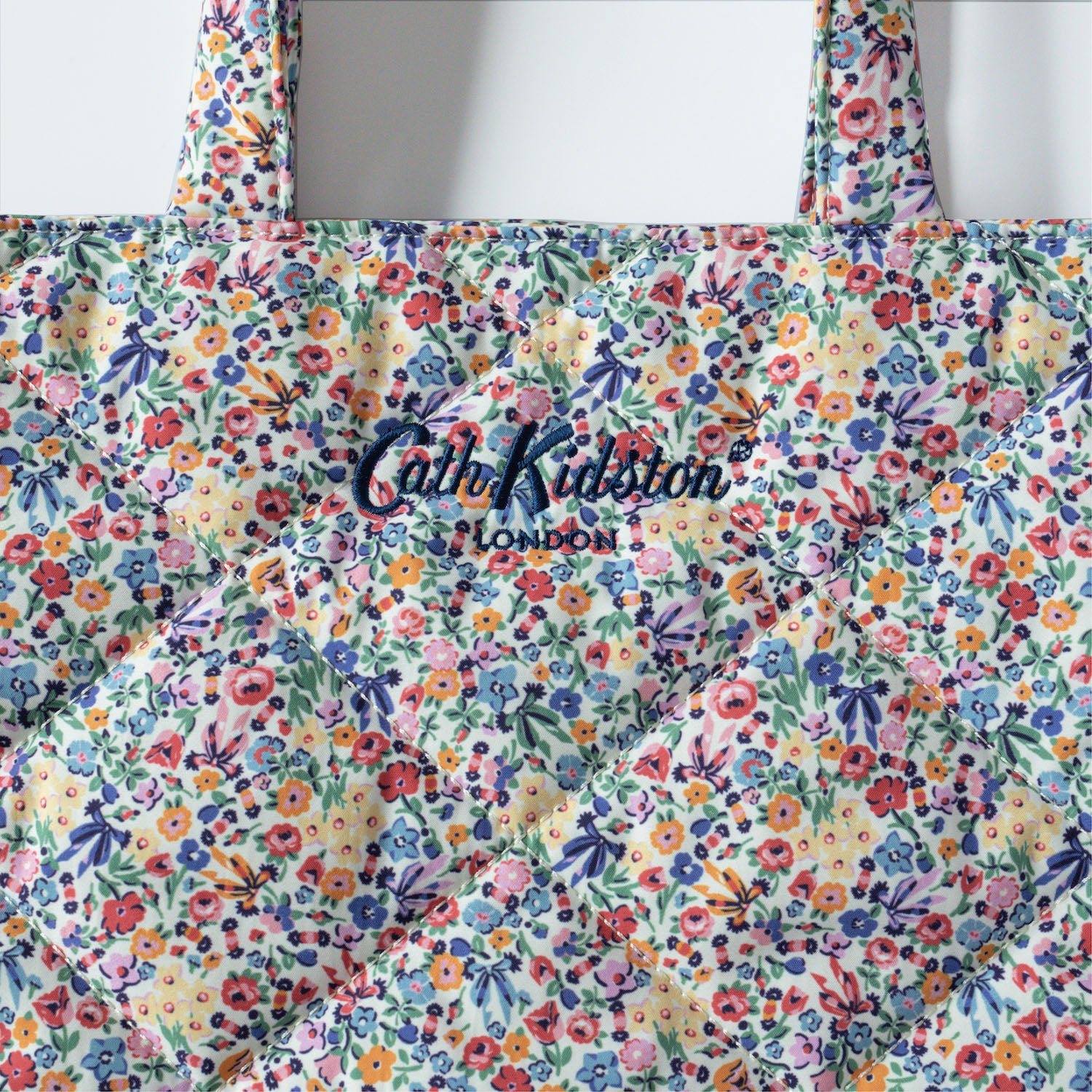 パデットトートバッグ Harmony Ditsy | Cath Kidston 日本公式