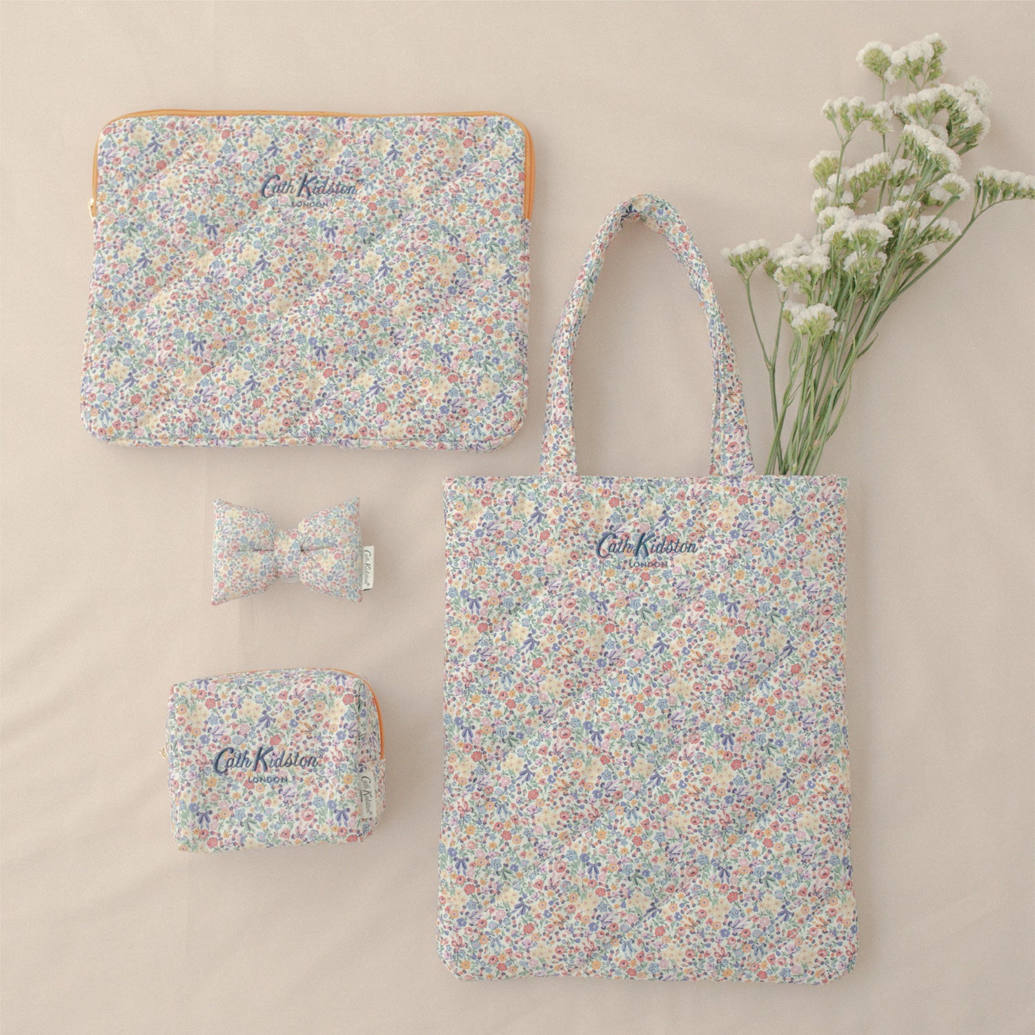 PCケース Harmony Ditsy | Cath Kidston 日本公式オンラインストア
