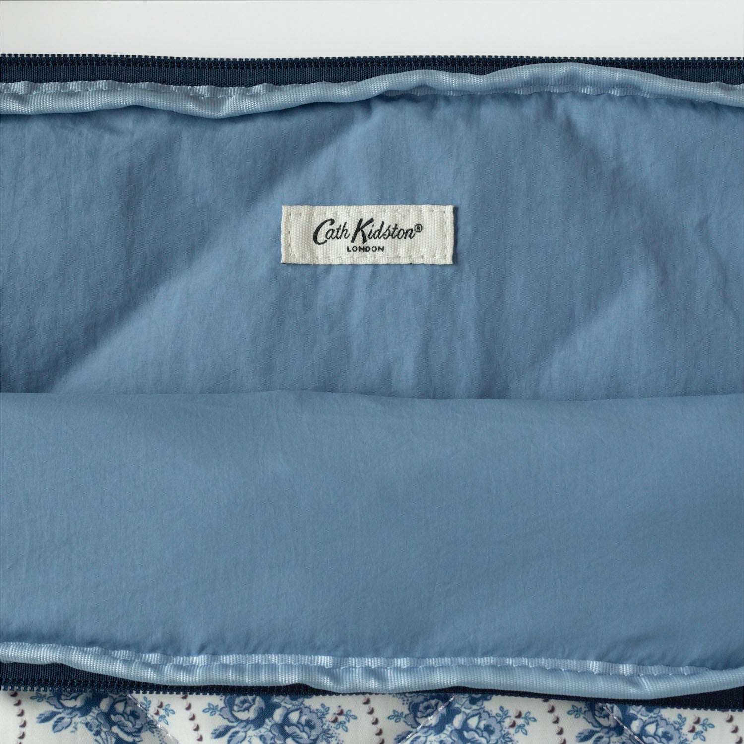 PCケース Rose Pearl Miniature | Cath Kidston 日本公式オンライン