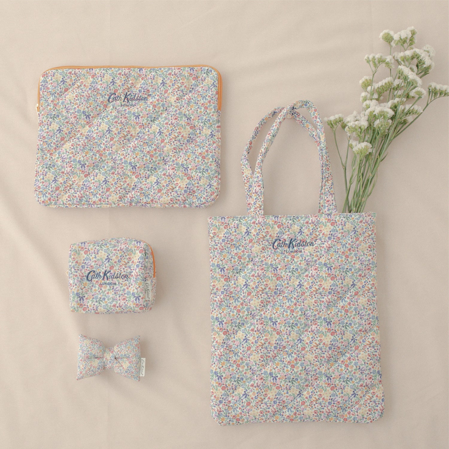 ガジェットポーチ Harmony Ditsy | Cath Kidston 日本公式オンライン