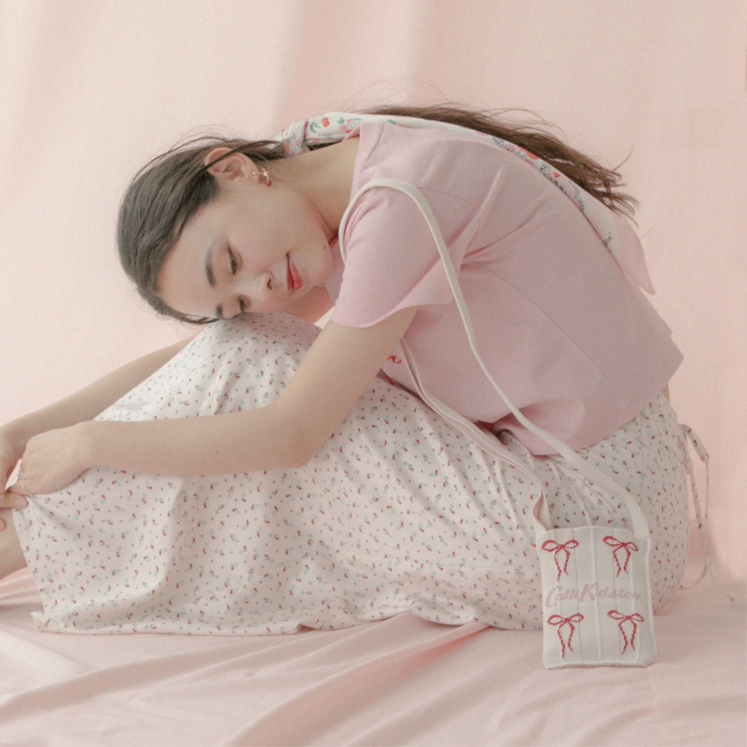 CK×KNT365 Me-Knitty Ribbon Logo